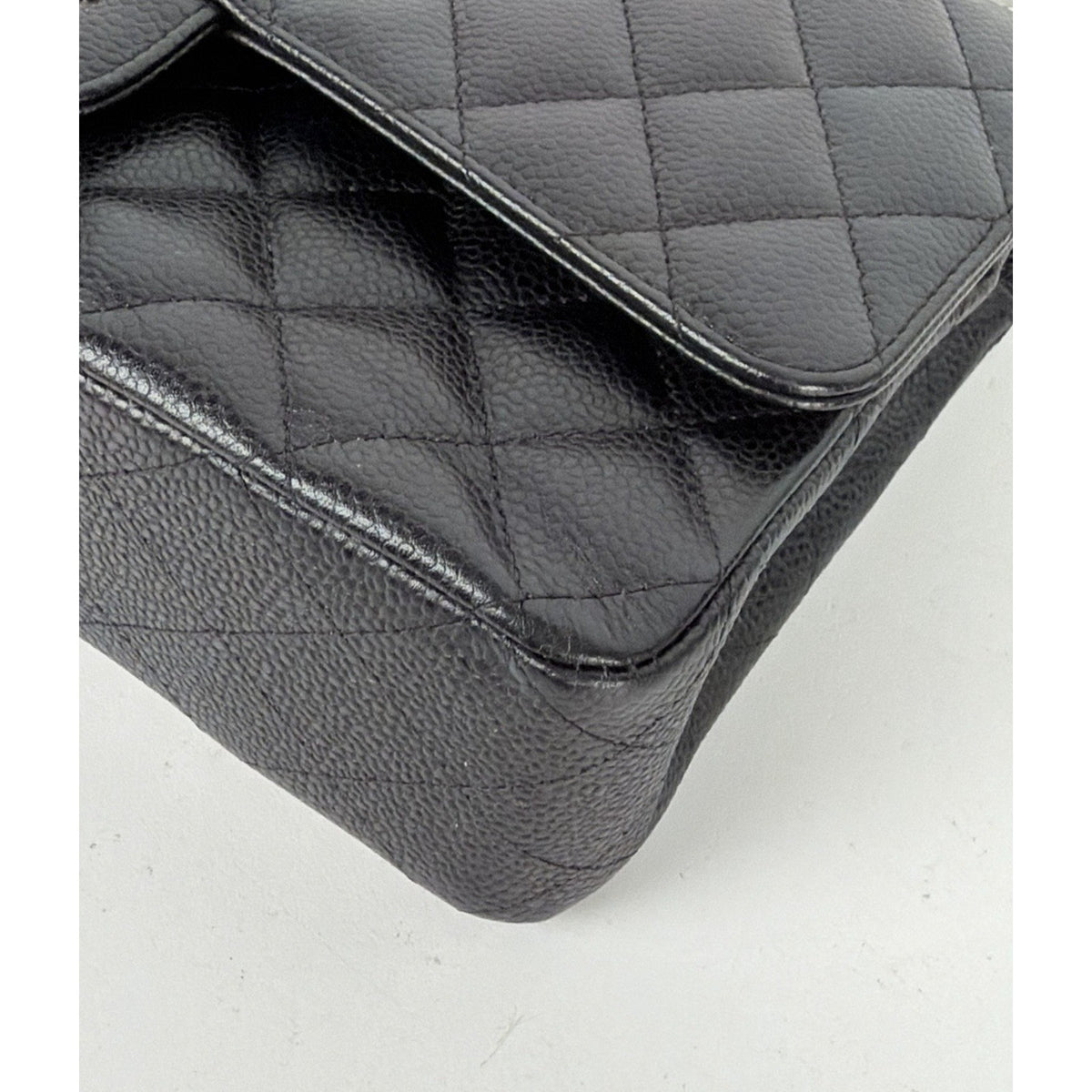 Chanel Classic Double Flap Shoulder Bag Medium in Black Caviar Leather 2012 D-04