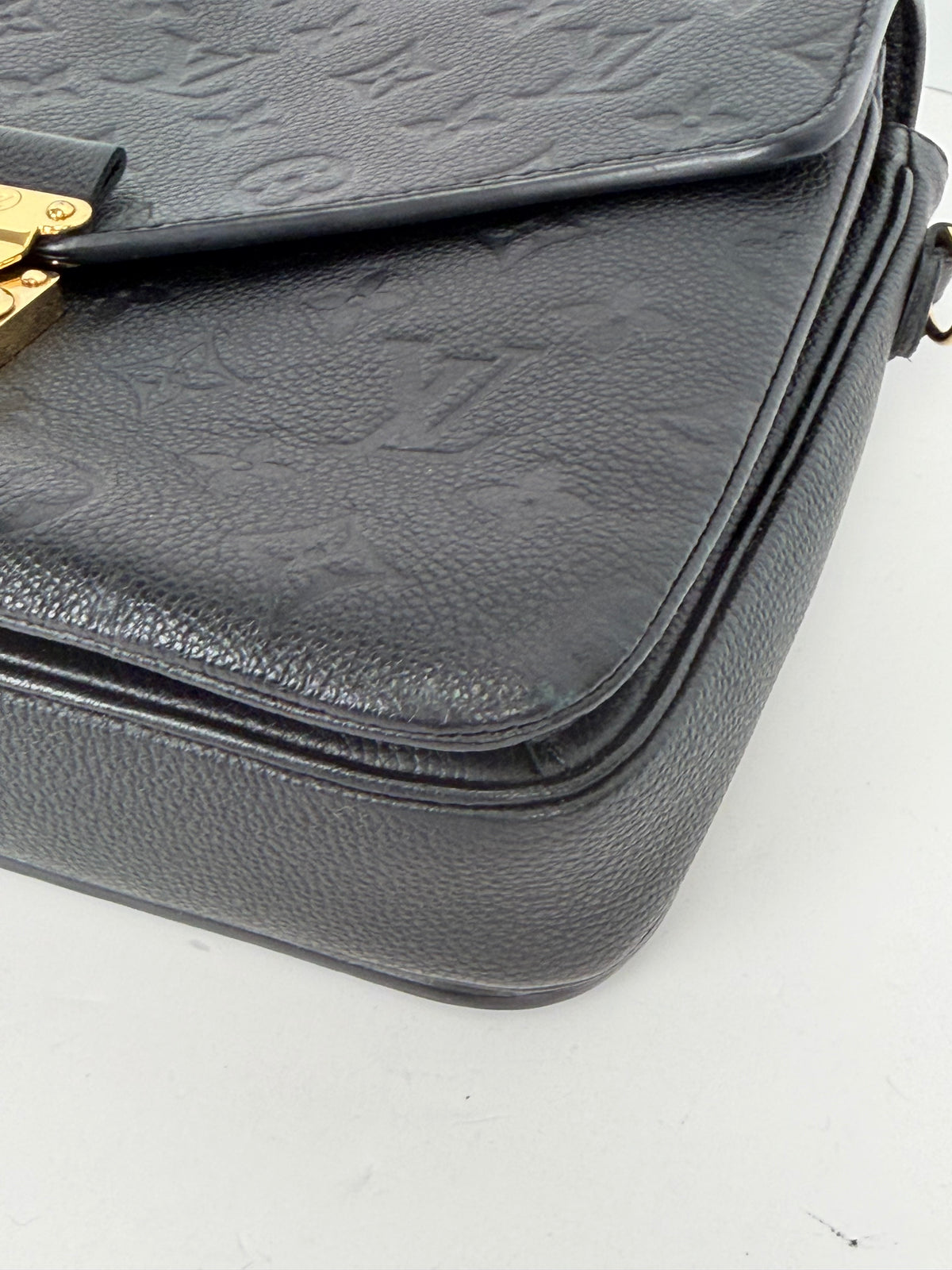 Louis Vuitton Pochette Metis Bag in Black Monogram Empreinte Leather NFC YE-5