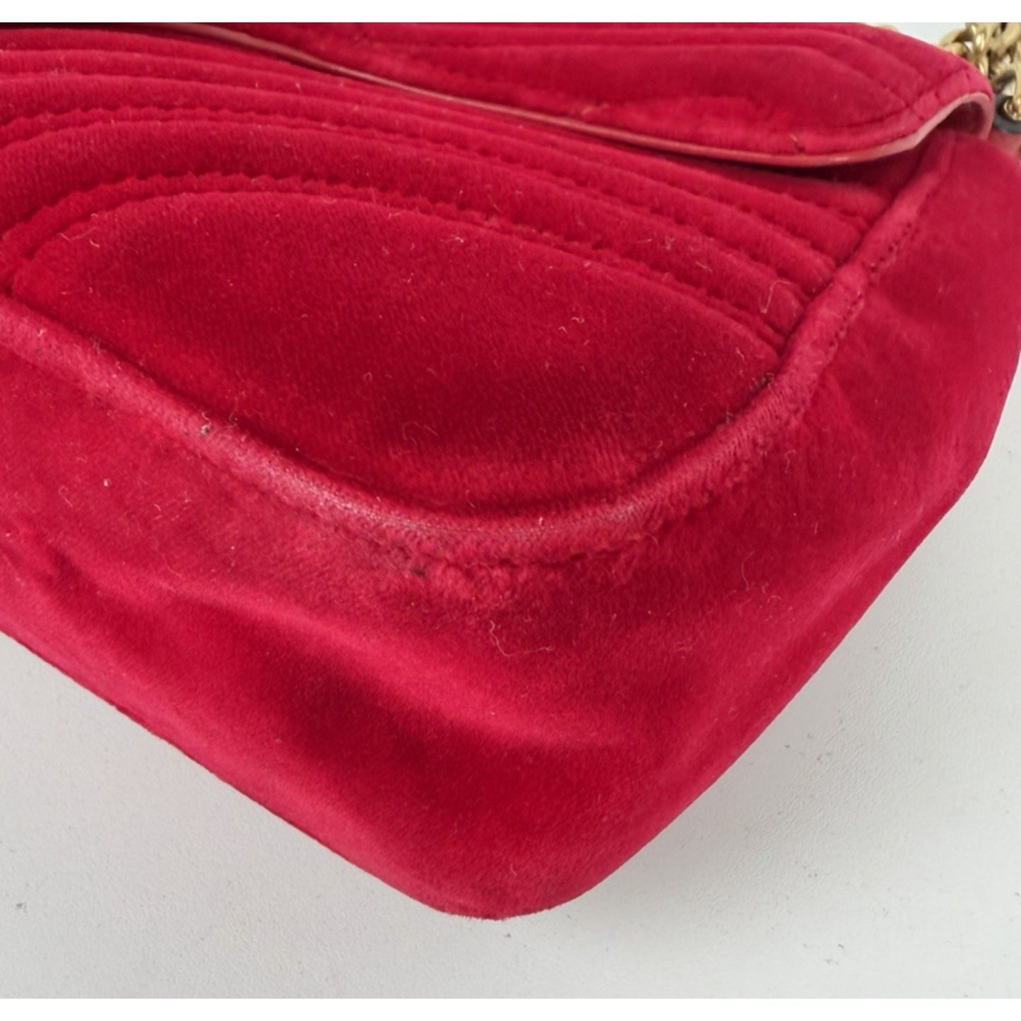 Gucci GG Marmont Medium Shoulder Bag in Red Velvet Gold HW S-08
