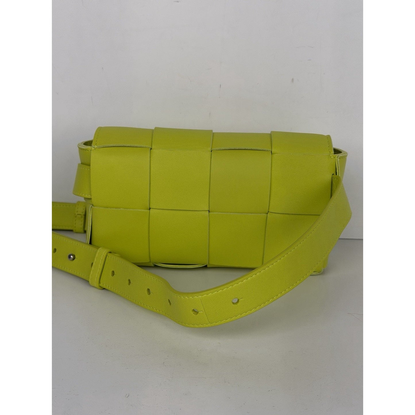 Bottega Veneta Cassette Belt Bag Kiwi-Green Maxi Intrecciato Woven Leather S08