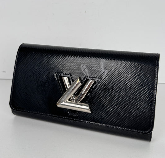 Louis Vuitton Twist Long Wallet in Black Epi Leather LV Twist-Lock Closure 2015 K3