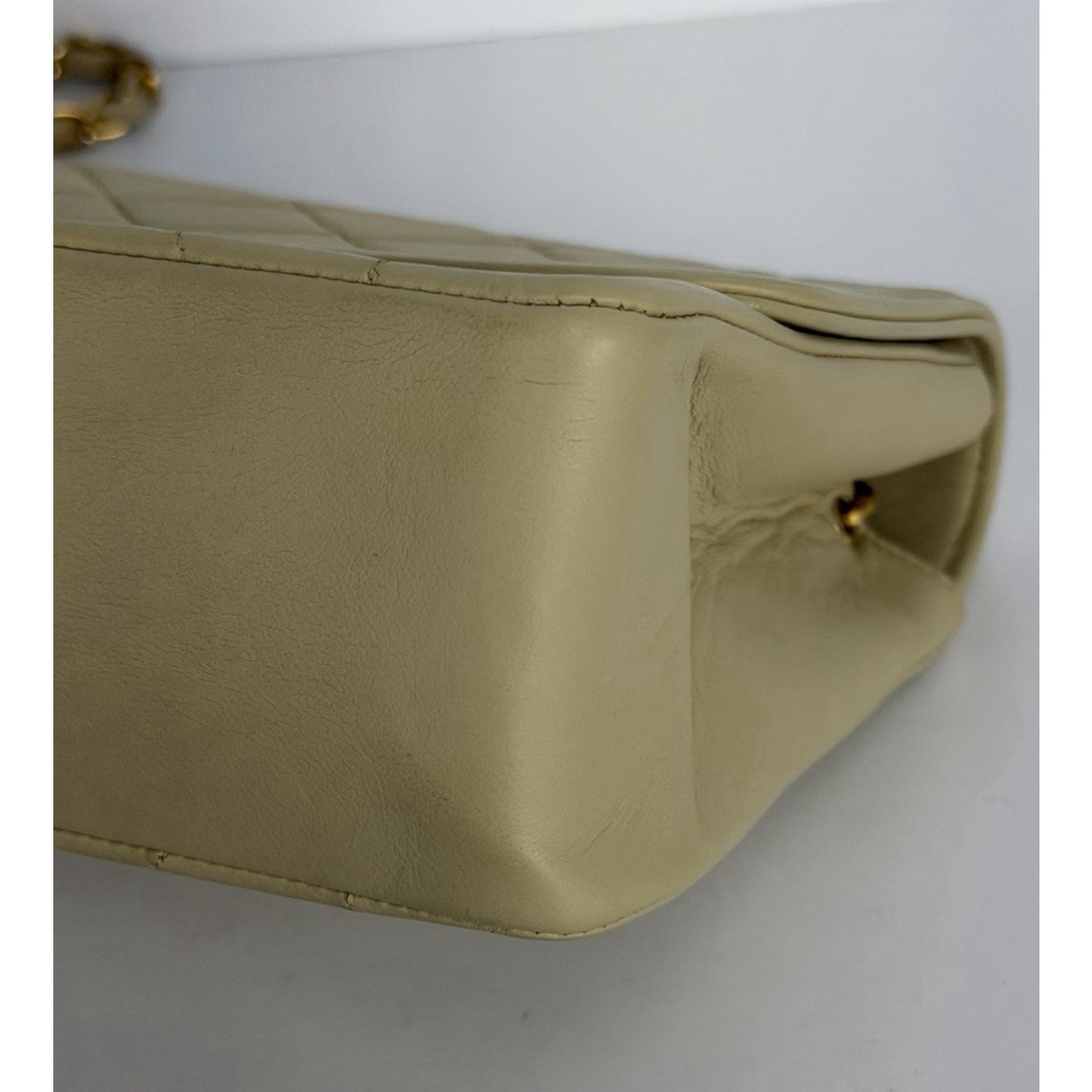 Chanel Vintage Medium Diana Flap Bag in Light Beige Lambskin Leather C6