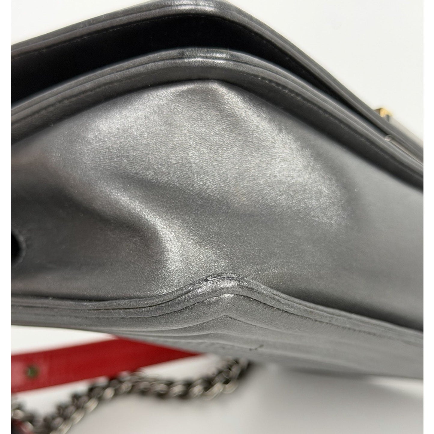 Chanel Medium Boy Flap Shoulder Bag in Grey Cube Embossed Leather 2013-2014 S