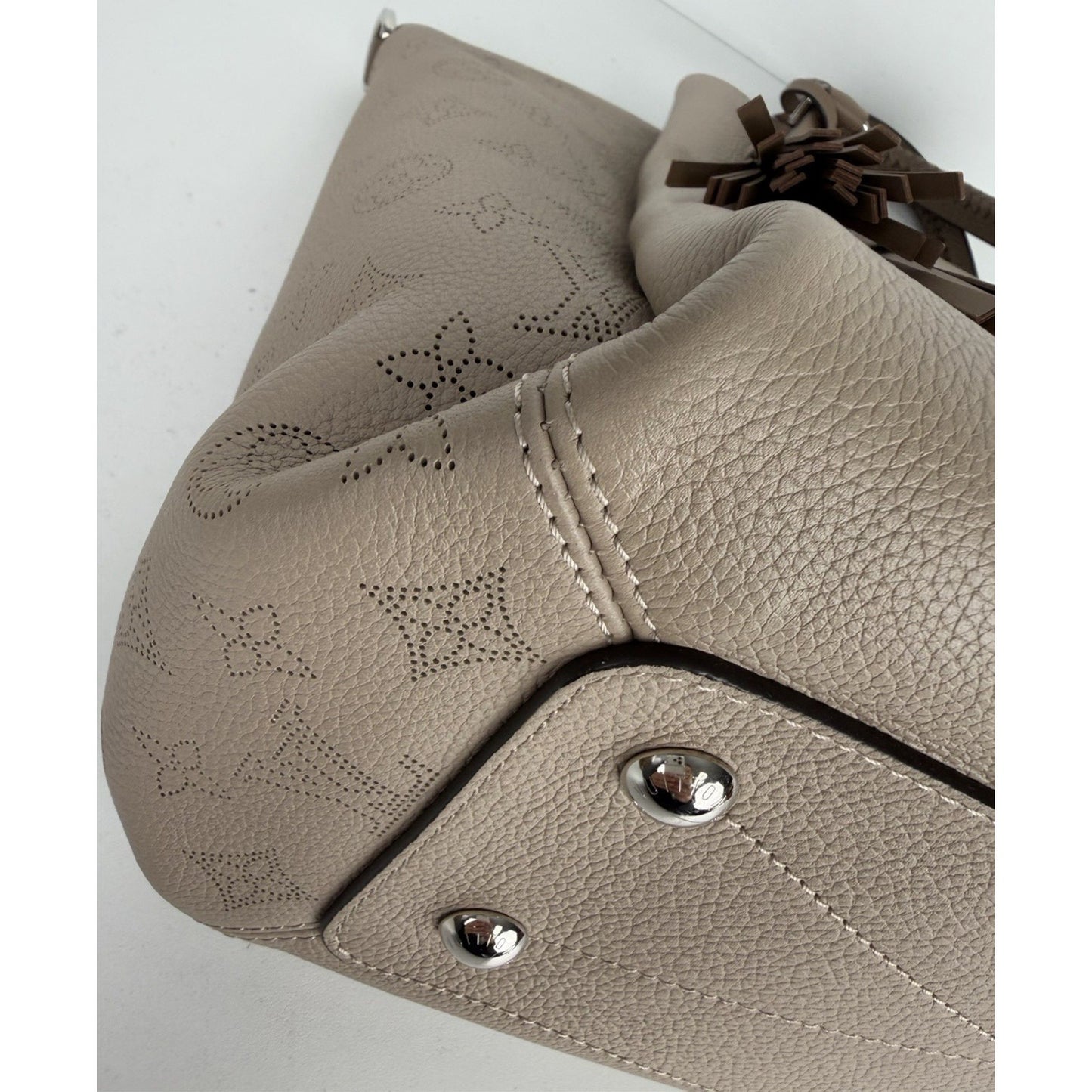 Louis Vuitton Haumea Top Handle Bag in Beige Galet Mahina Leather 2018 B-1