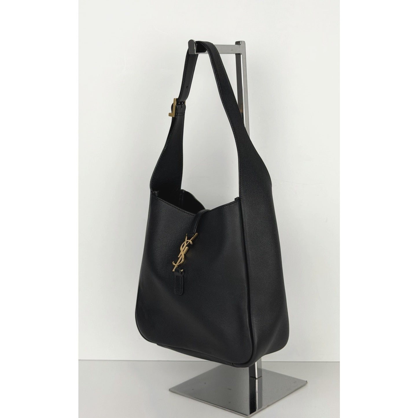 Saint Laurent Le 5 A 7 Small Hobo Bag in Black Grain Leather C2