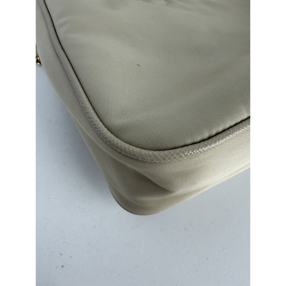 Prada Re-Edition 2005 Chain Shoulder Bag in Beige Nylon with Real Fur Accents E3