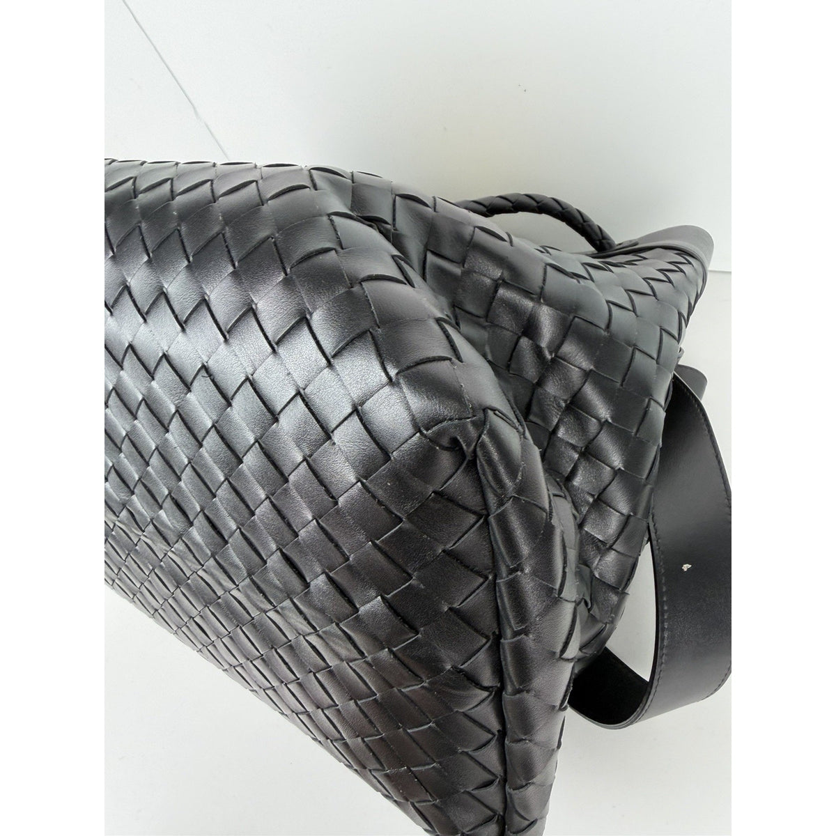 Bottega Veneta Andiamo Voyager Bag Unisex in Black Intrecciato Leather NFC C-3