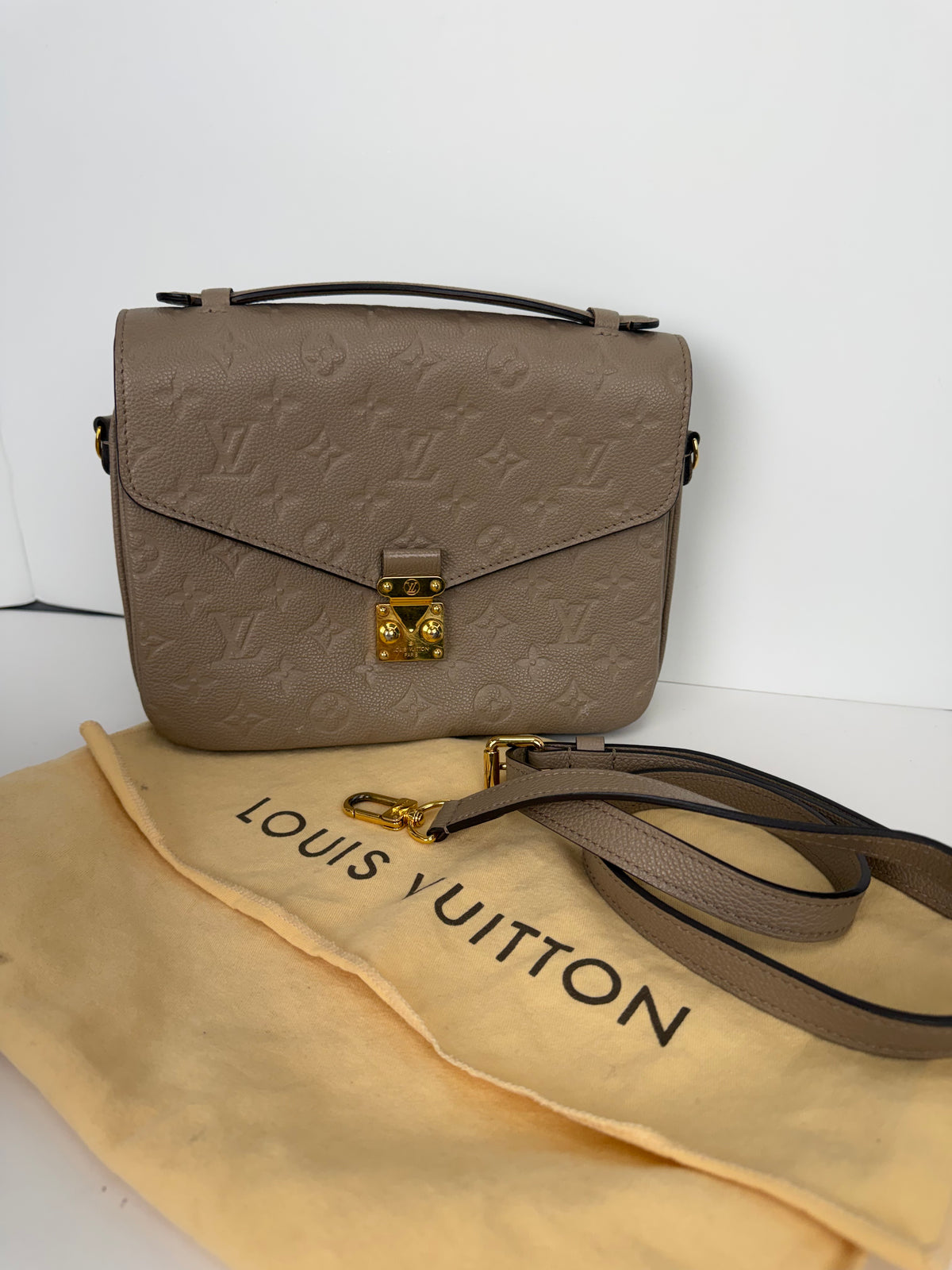 Louis Vuitton Pochette Metis Bag in Beige Monogram Empreinte Leather NFC YE-5