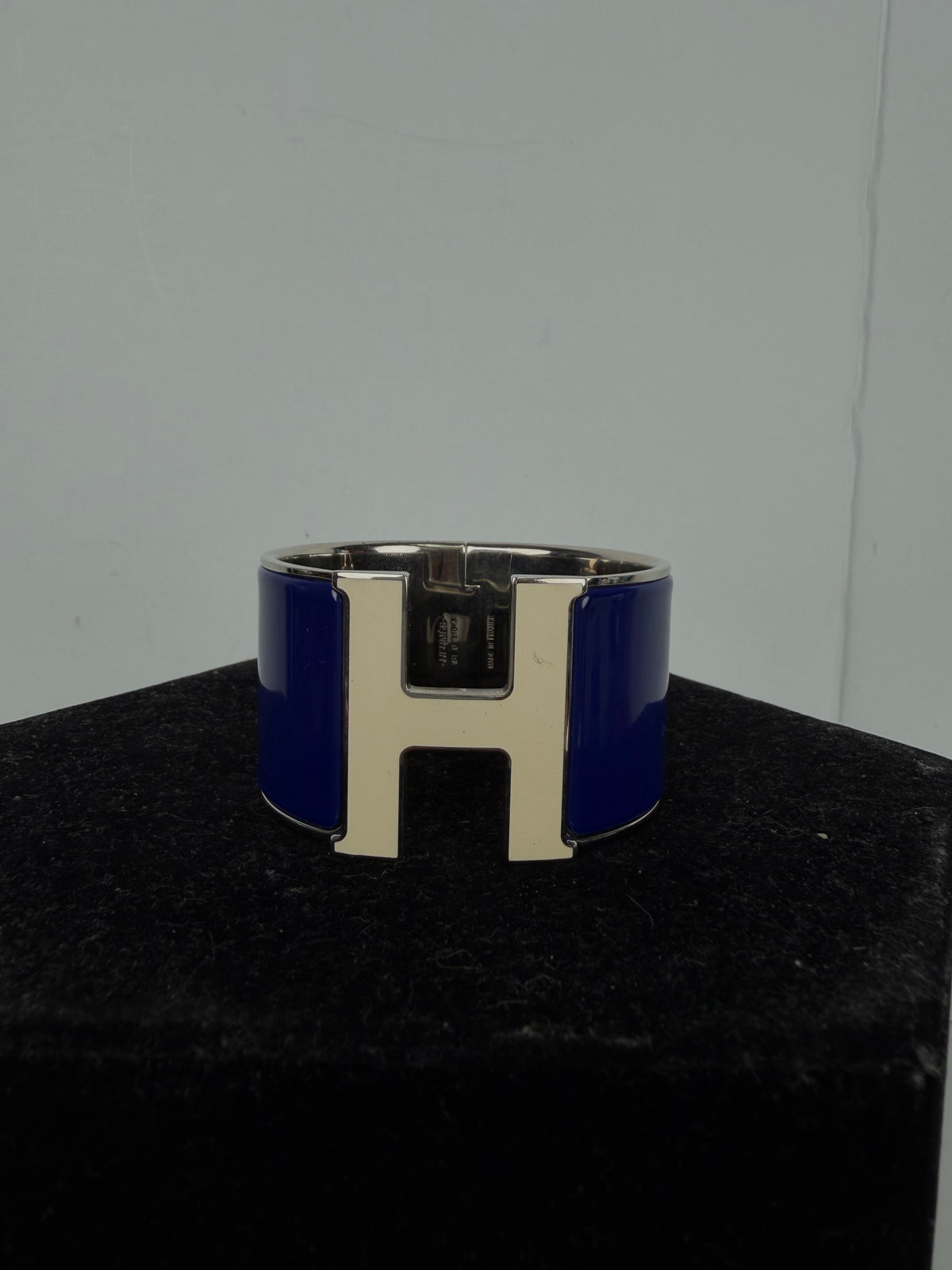 Hermes Extra Wide Clic Clac H Bracelet in Blue Silver-Tone