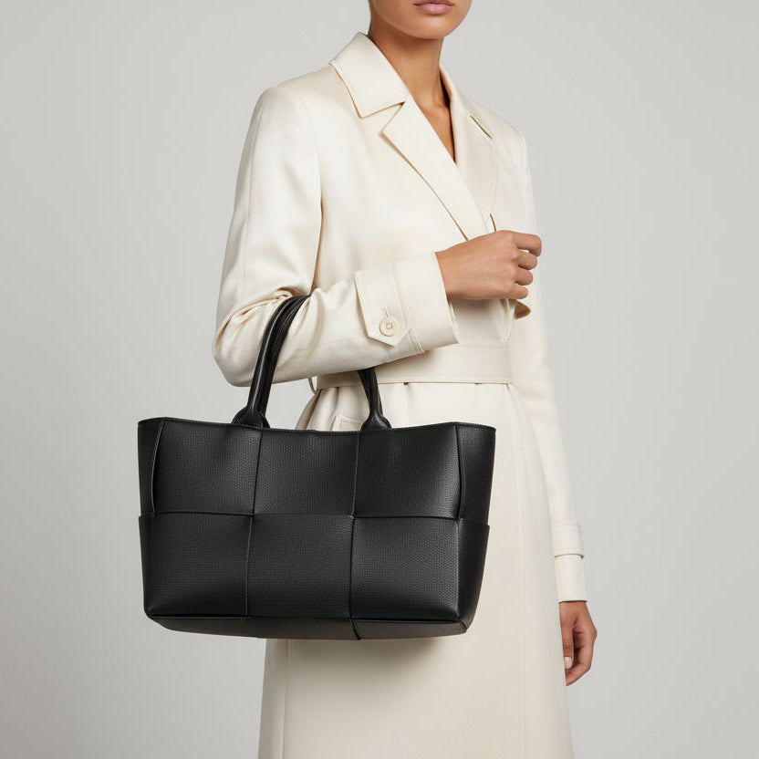 Bottega Veneta Arco Tote Small Bag Intrecciato Leather Black C1