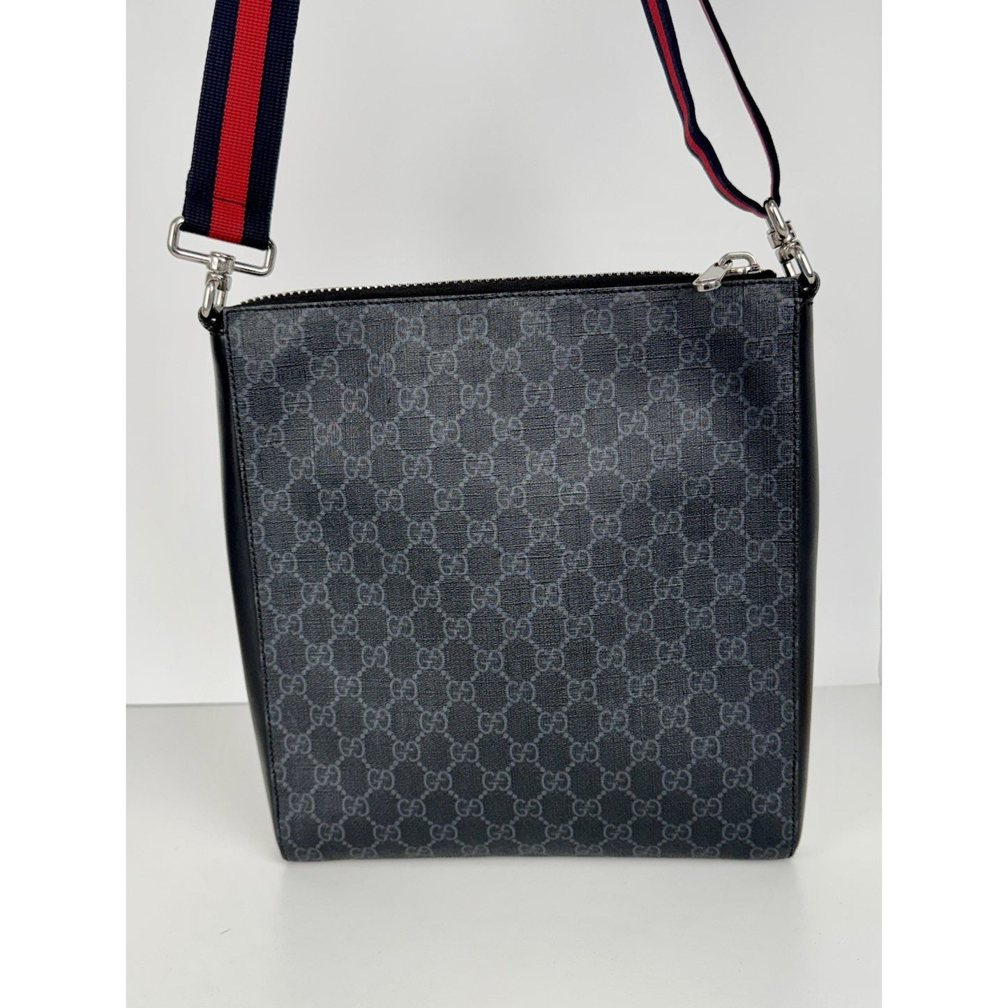 Gucci GG Supreme Gray Canvas Messenger Bag with Black Trim B-2