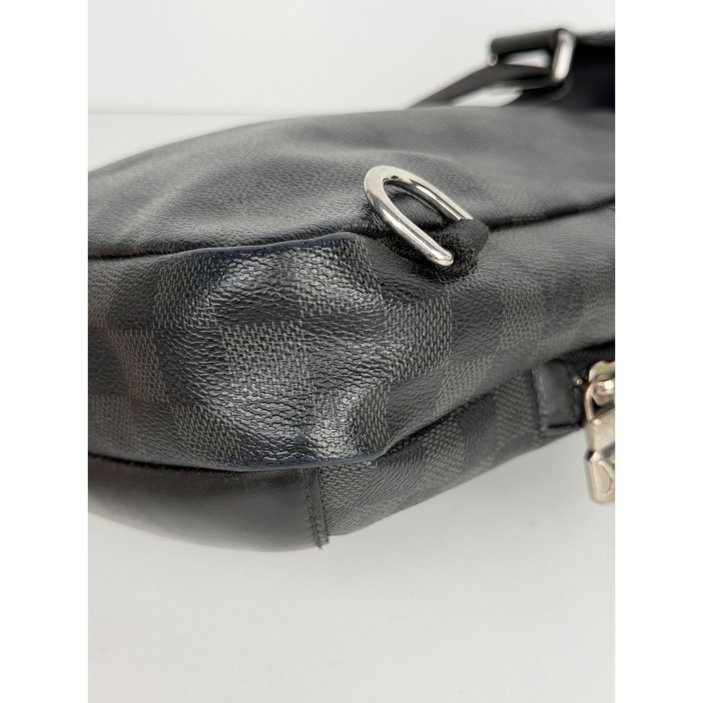 Louis Vuitton Avenue Sling Bag in Damier Graphite Canvas 2020 S08
