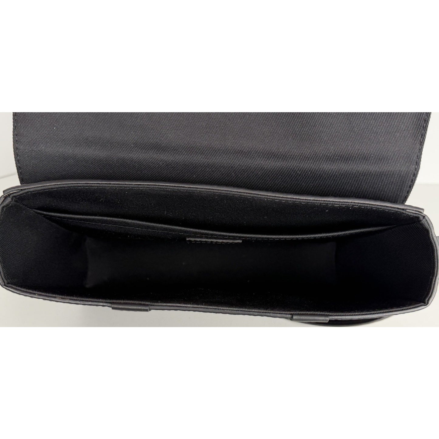 Louis Vuitton Taurillon Trunk Messenger Bag Black Leather Microchipped D5