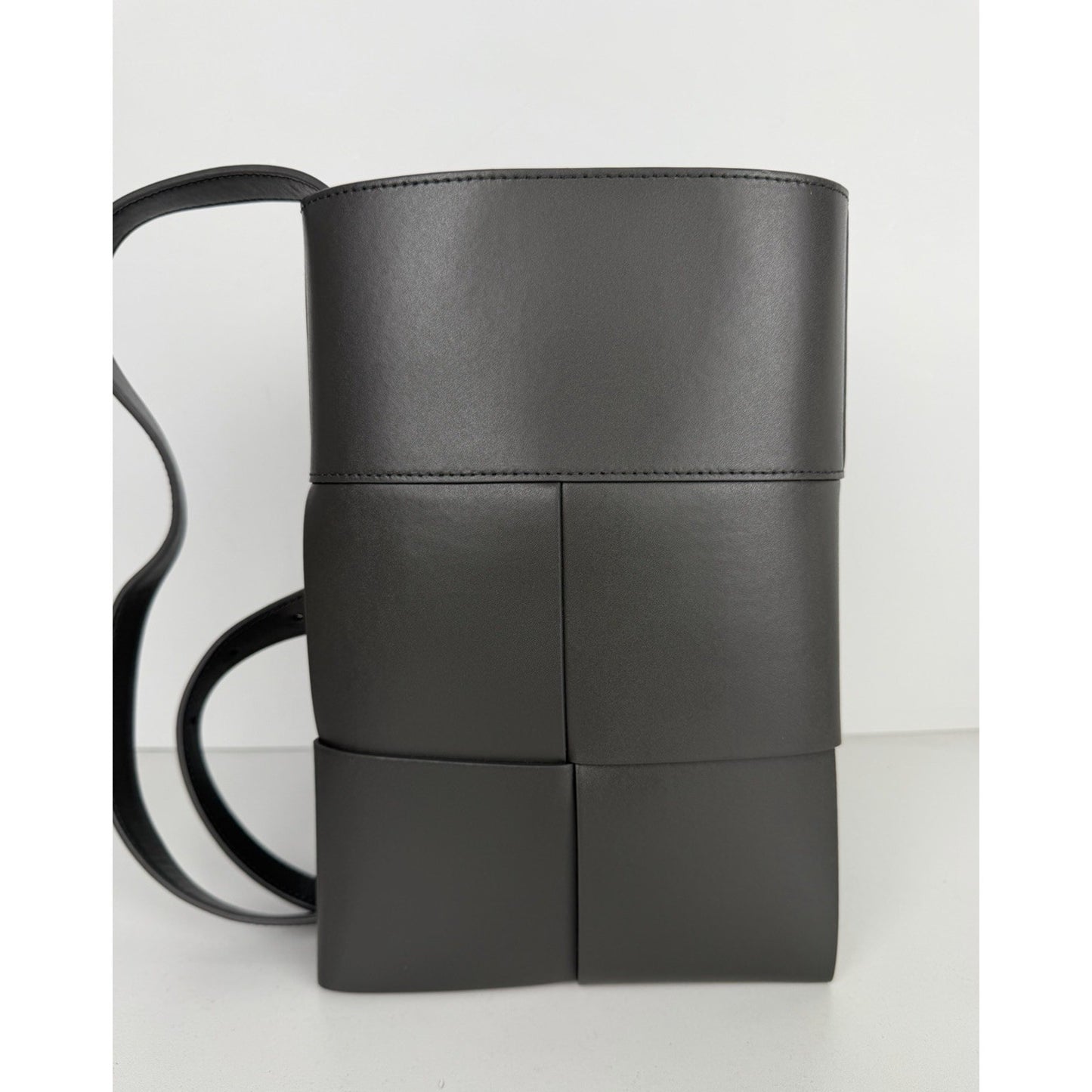 Bottega Veneta Messenger Crossbody Bag in Gray Intrecciato Leather S06