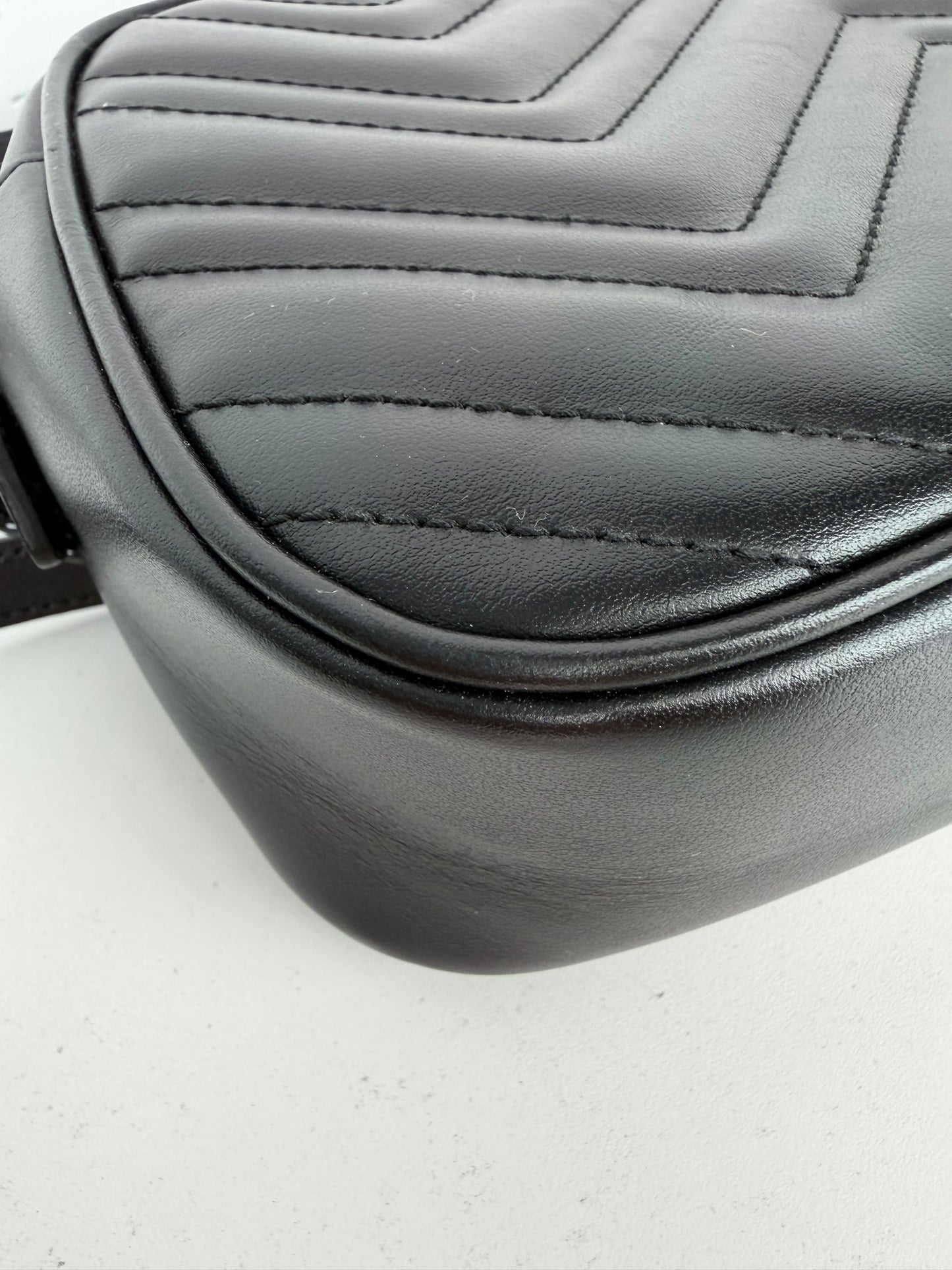 Gucci Monochrome GG Marmont Chain Shoulder Bag Small in Black Quilted Leather YS-13