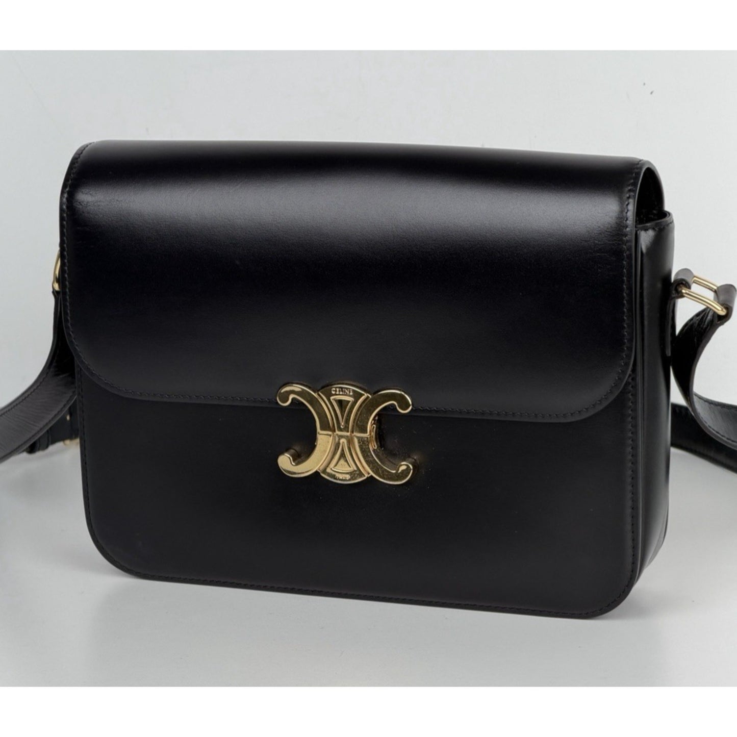 Celine Bag CLASSIQUE TRIOMPHE Medium Black Shiny Calfskin Leather