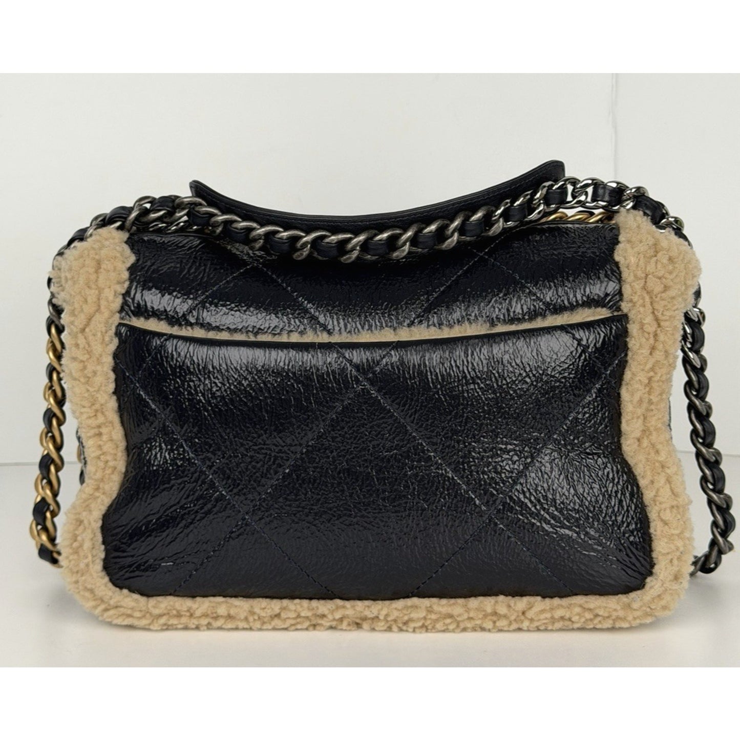 Chanel 19 Flap Bag Medium in Black Shiny Crumpled Calfskin and Shearling NFC