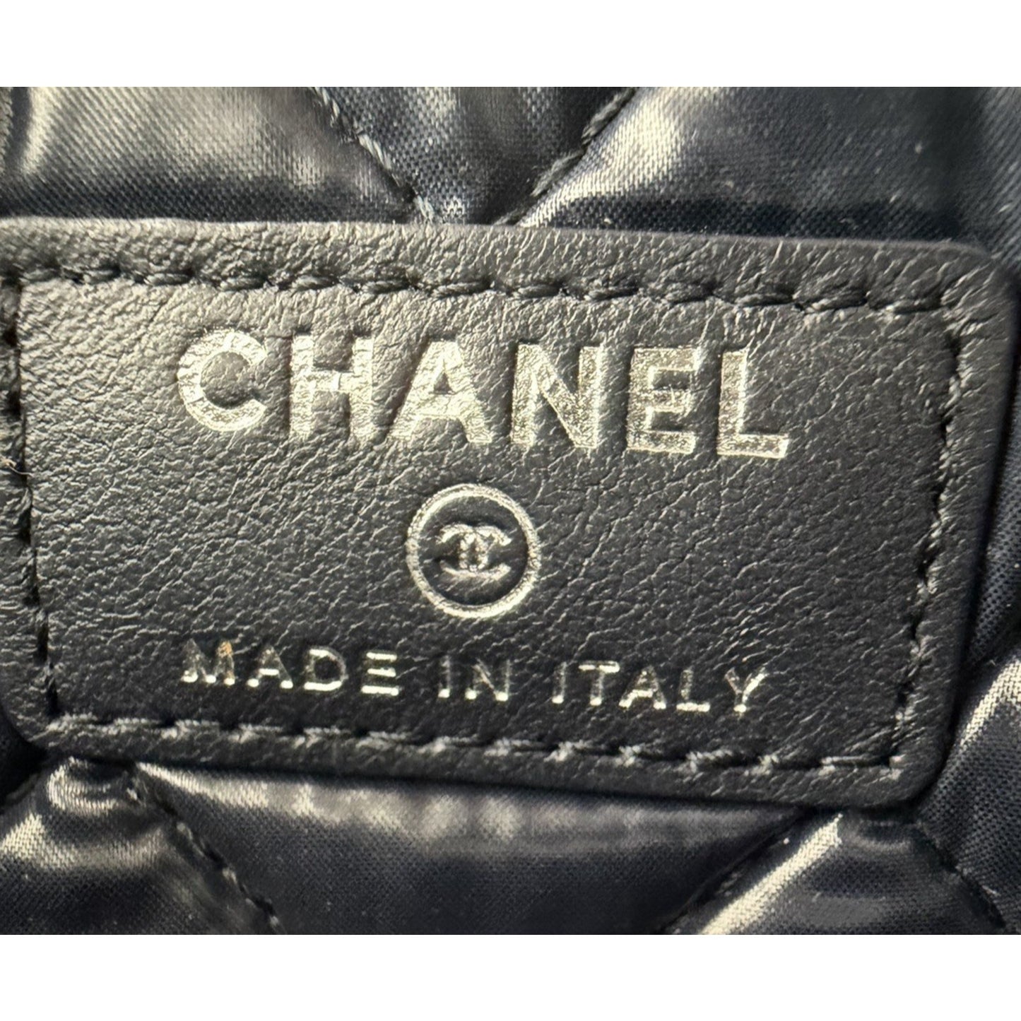 Chanel Deauville Pouch Dark Blue Denim Medium "31 Rue Cambon" Logo 2017 K3