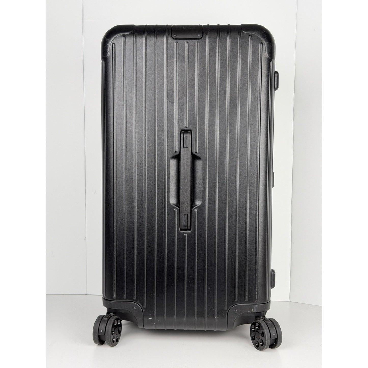 RIMOWA Essential Trunk Large Suitcase in Black Matte