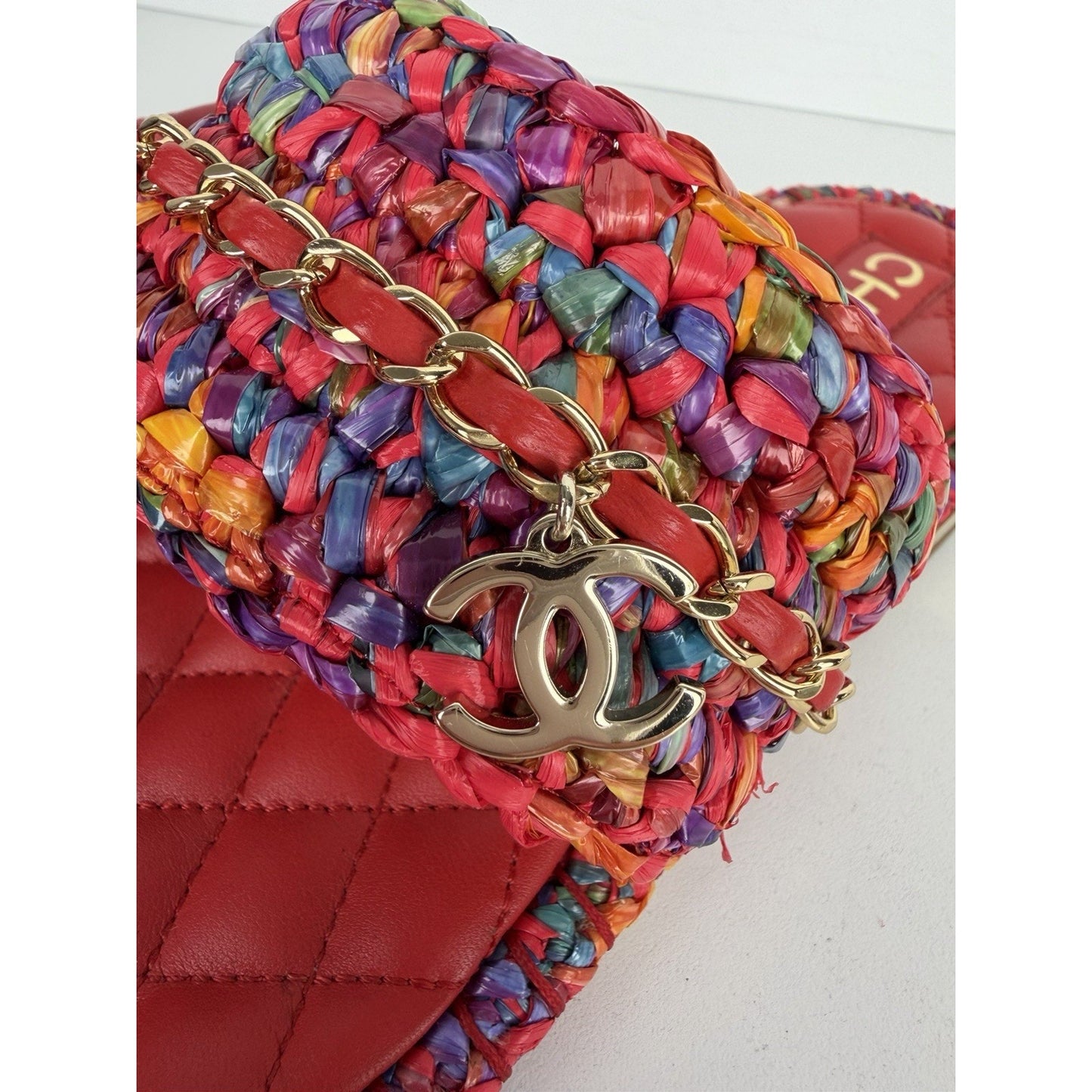 Chanel 20S CC Toe Ring Flat Sandals Multicolor Raffia & Red Leather Chain US 8