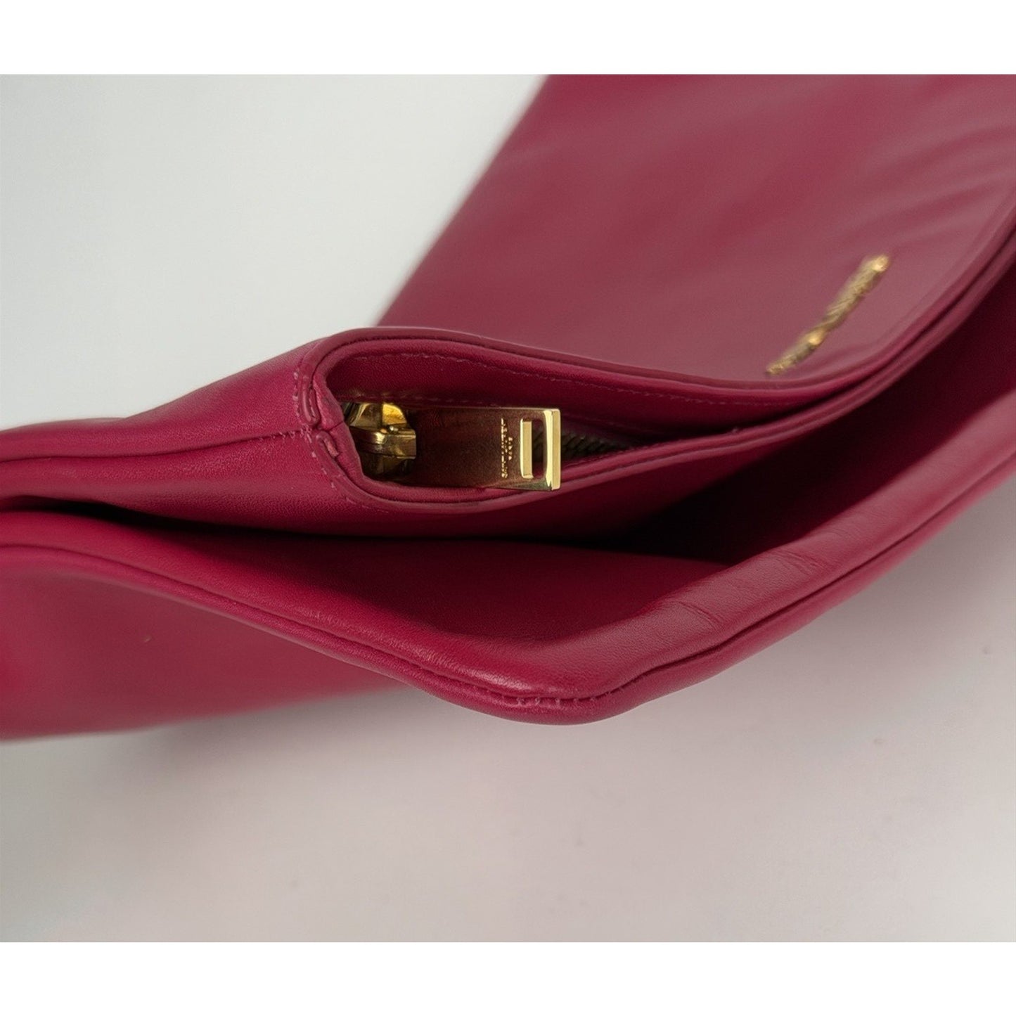 Saint Laurent Pouch Folding Flap Clutch Bag in Fuchsia Leather S13