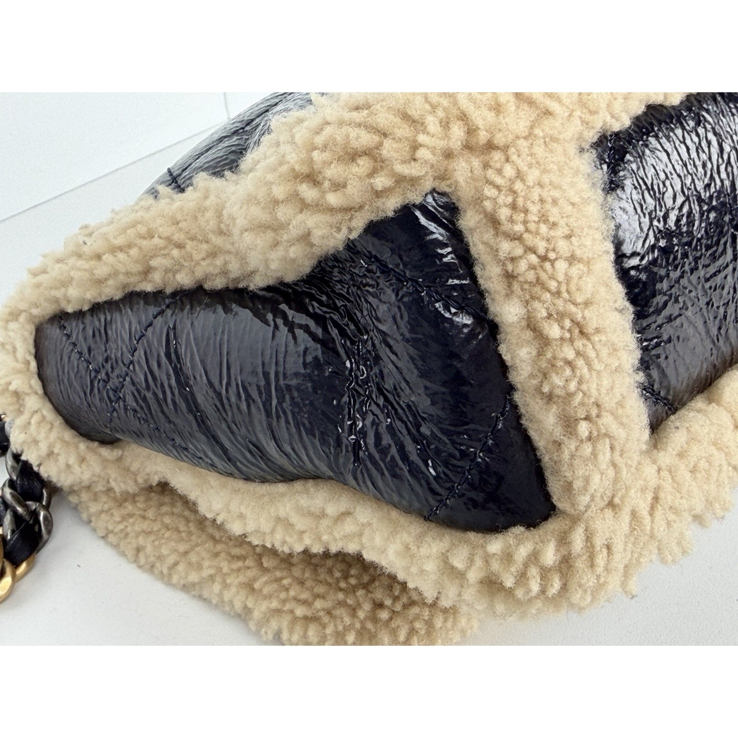 Chanel 19 Flap Bag Medium in Black Shiny Crumpled Calfskin and Shearling NFC