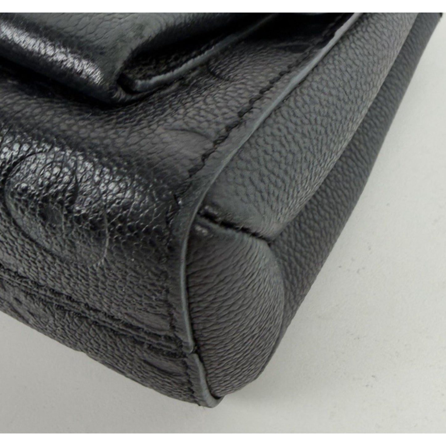 Louis Vuitton Vavin BB Shoulder Bag Black Embossed Monogram Empreinte 2020 B9