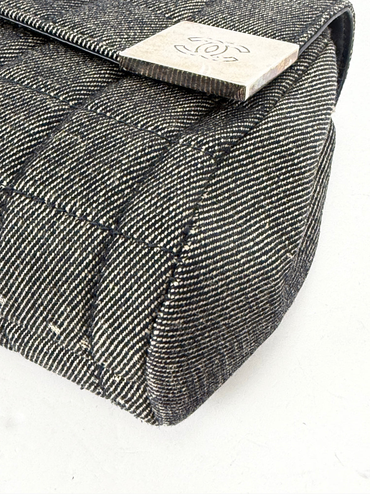 Chanel Chocolate Bar Flap Shoulder Bag Vintage in Grey Denim 2002-2003 YS10