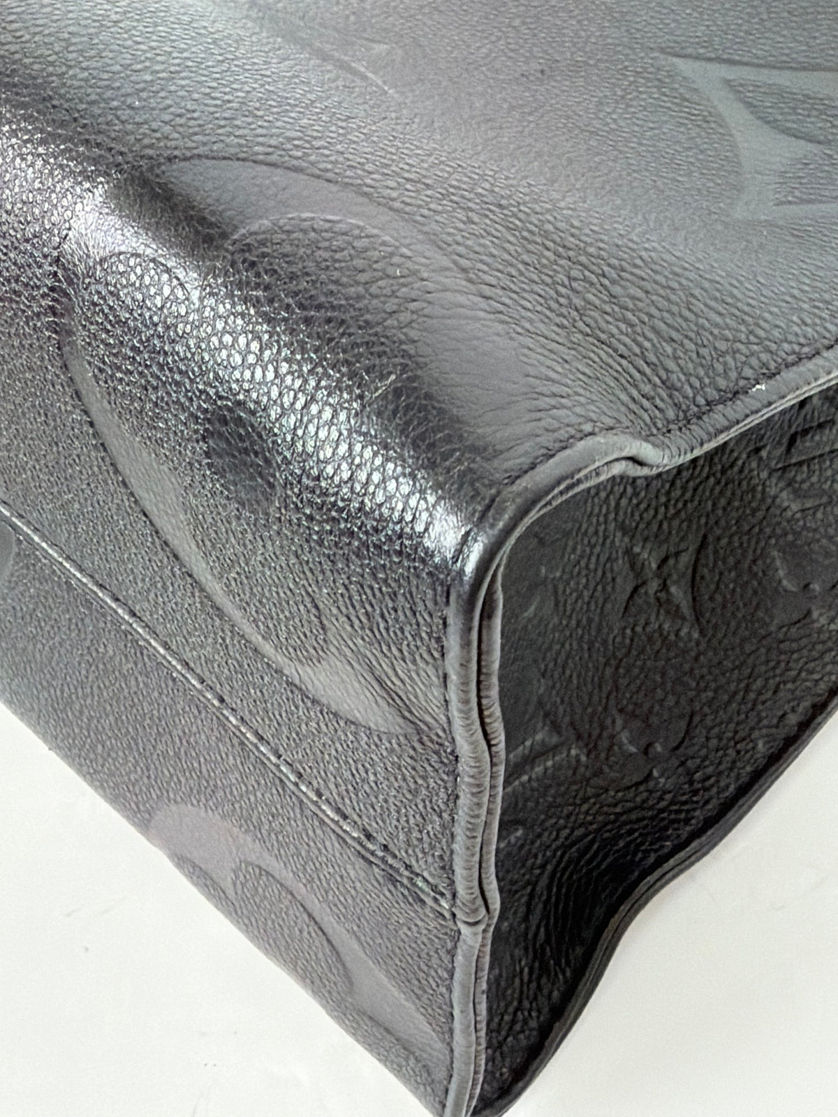 Louis Vuitton OnTheGo Tote Bag MM in Black Giant Monogram Empreinte Leather NFC YC5