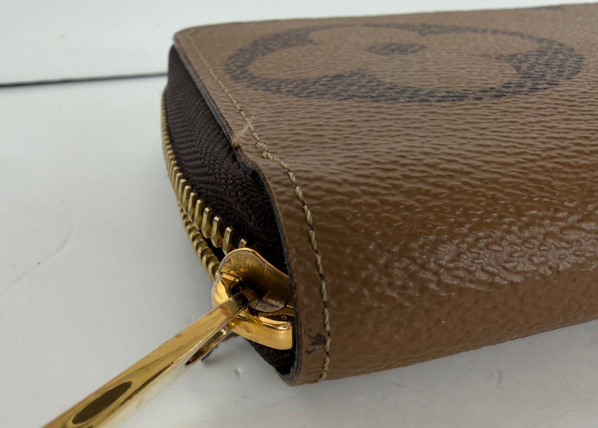 Louis Vuitton Monogram Giant Reverse Zippy Wallet in Brown Coated Canvas Y