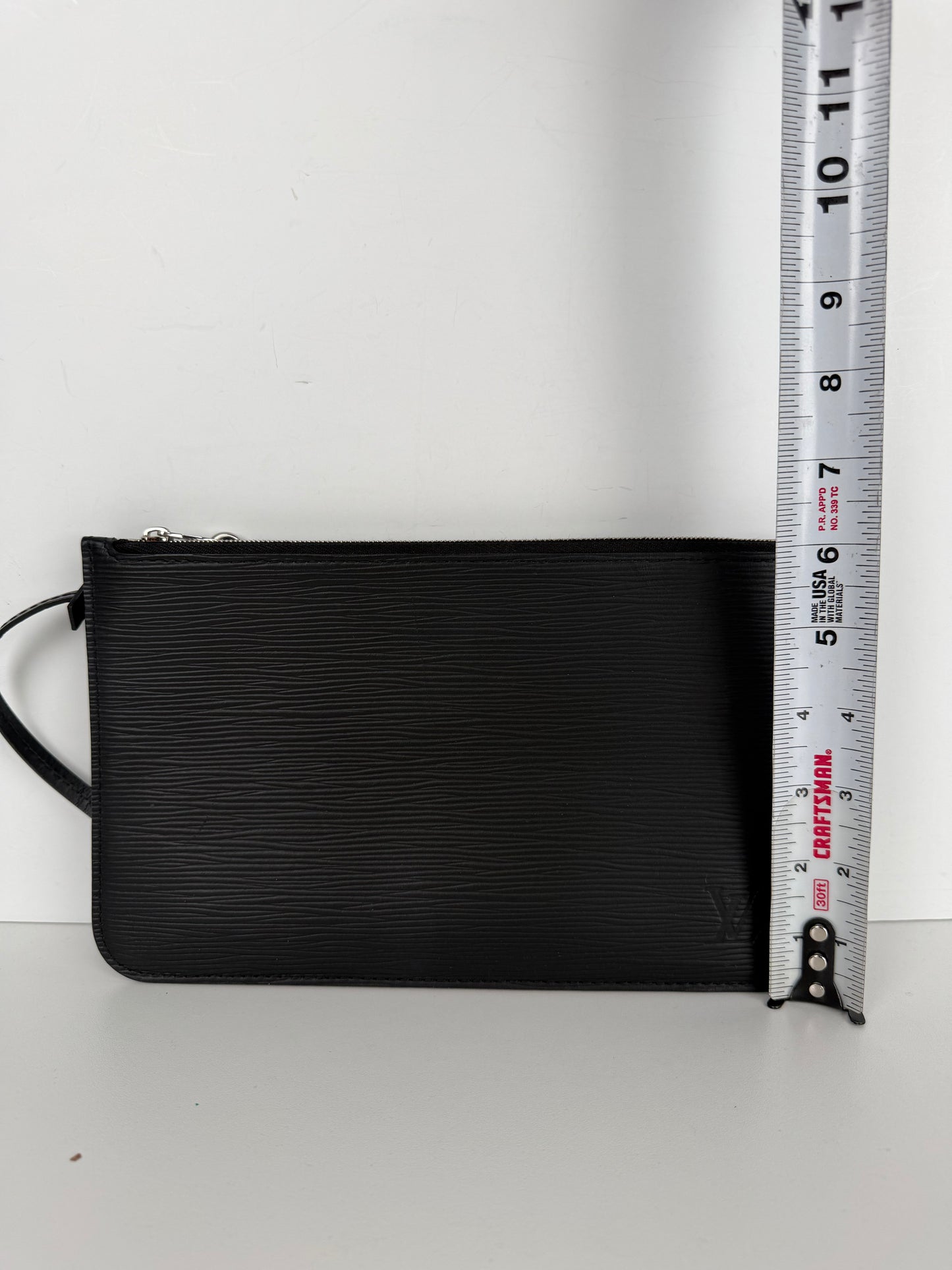Louis Vuitton Neverfull Pochette Bag in Black Epi Leather YK-1