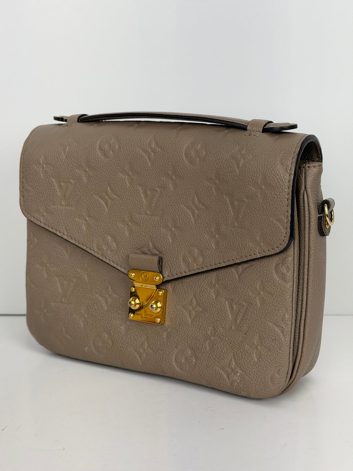 Louis Vuitton Pochette Metis Bag in Beige Monogram Empreinte Leather NFC YE-5