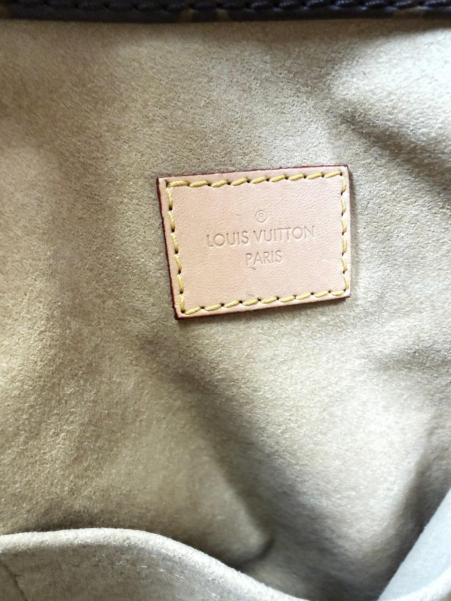 Louis Vuitton Artsy MM Handbag in Brown LV Monogram Coated Canvas YD-4
