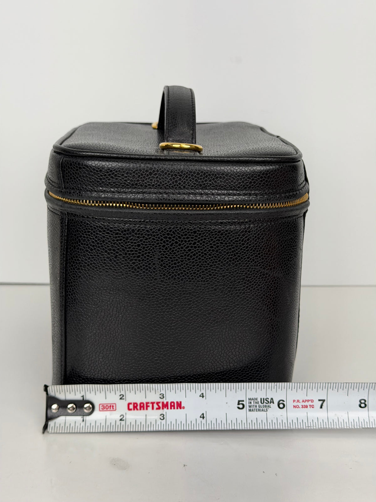 Chanel CC Logo Vanity Case Vintage in Black Caviar Leather 1996-1997 YU-3