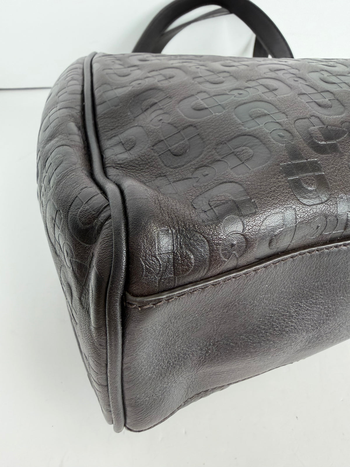 Gucci Abbey Medium Tote Bag in Brown Horsebit Embossed Calfskin YS26