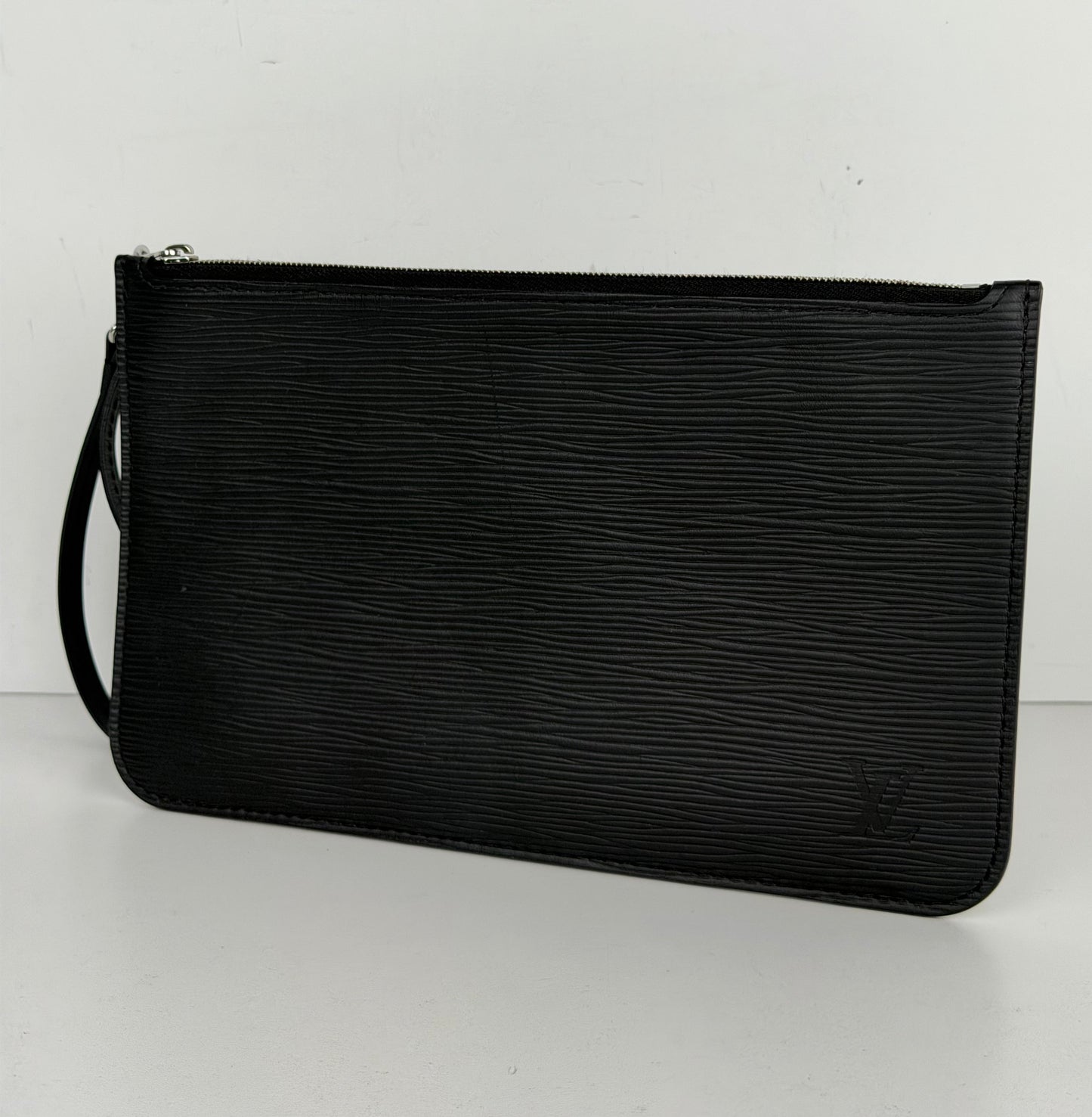 Louis Vuitton Neverfull Pochette Bag in Black Epi Leather YK-1