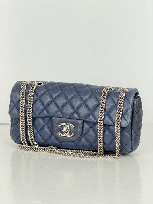 Chanel East-West Baguette Shoulder Bag in Navy Blue Quilted Lambskin Leather 2008-2009 F1