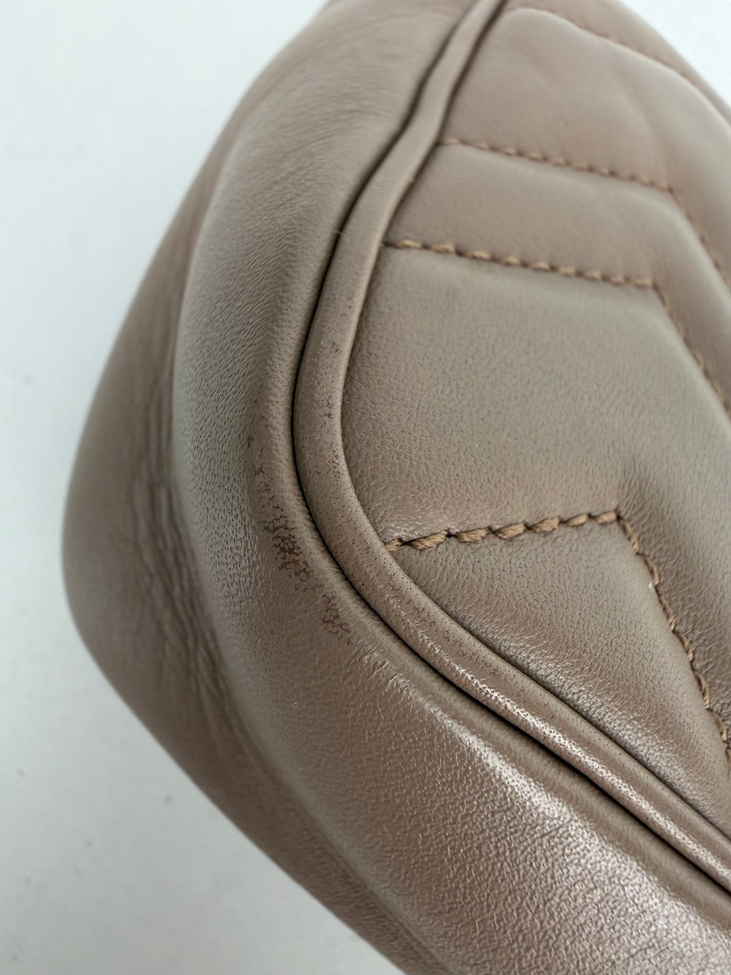Gucci GG Marmont Bag Mini in Beige Quilted Leather S-05