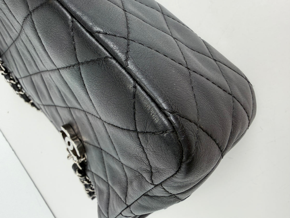 Chanel In The Business Shoulder Bag in Quilted Leather Silver-Tone Hardware 2011  YC3