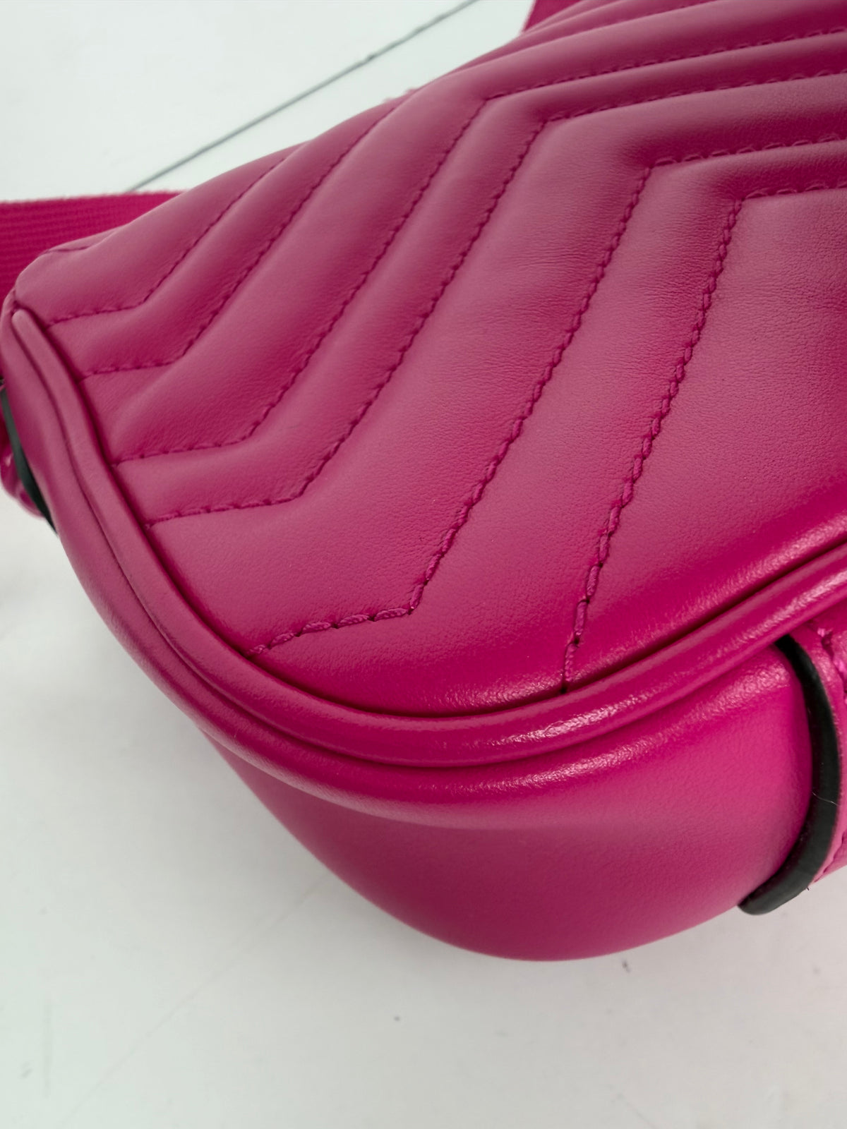 Gucci Interlocking G Marmont Small Shoulder Bag in Pink Quilted Chevron Leather YS12