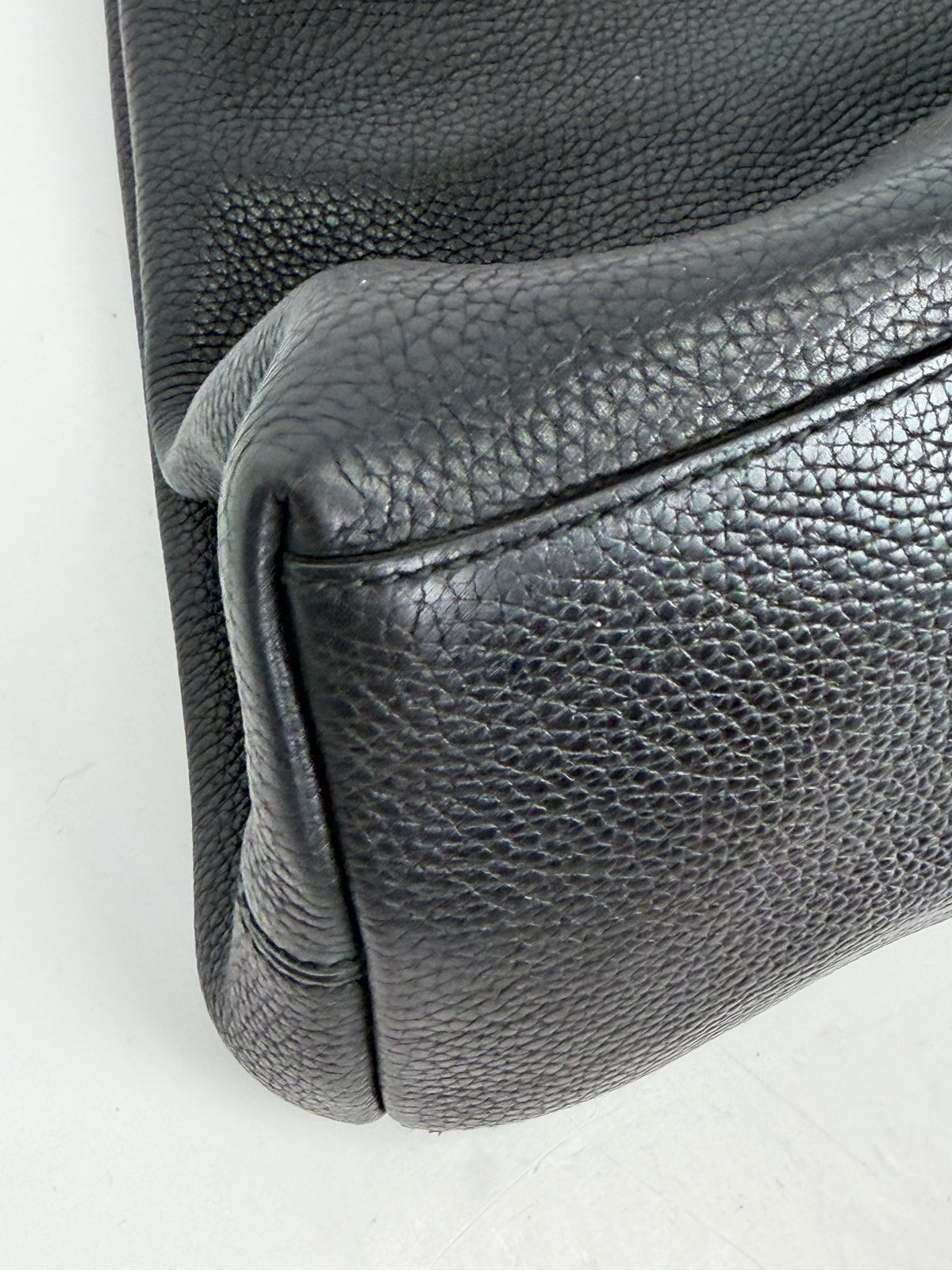 Gucci Medium Soho Chain Shoulder Bag in Black Pebbled Calfskin Leather YE-6