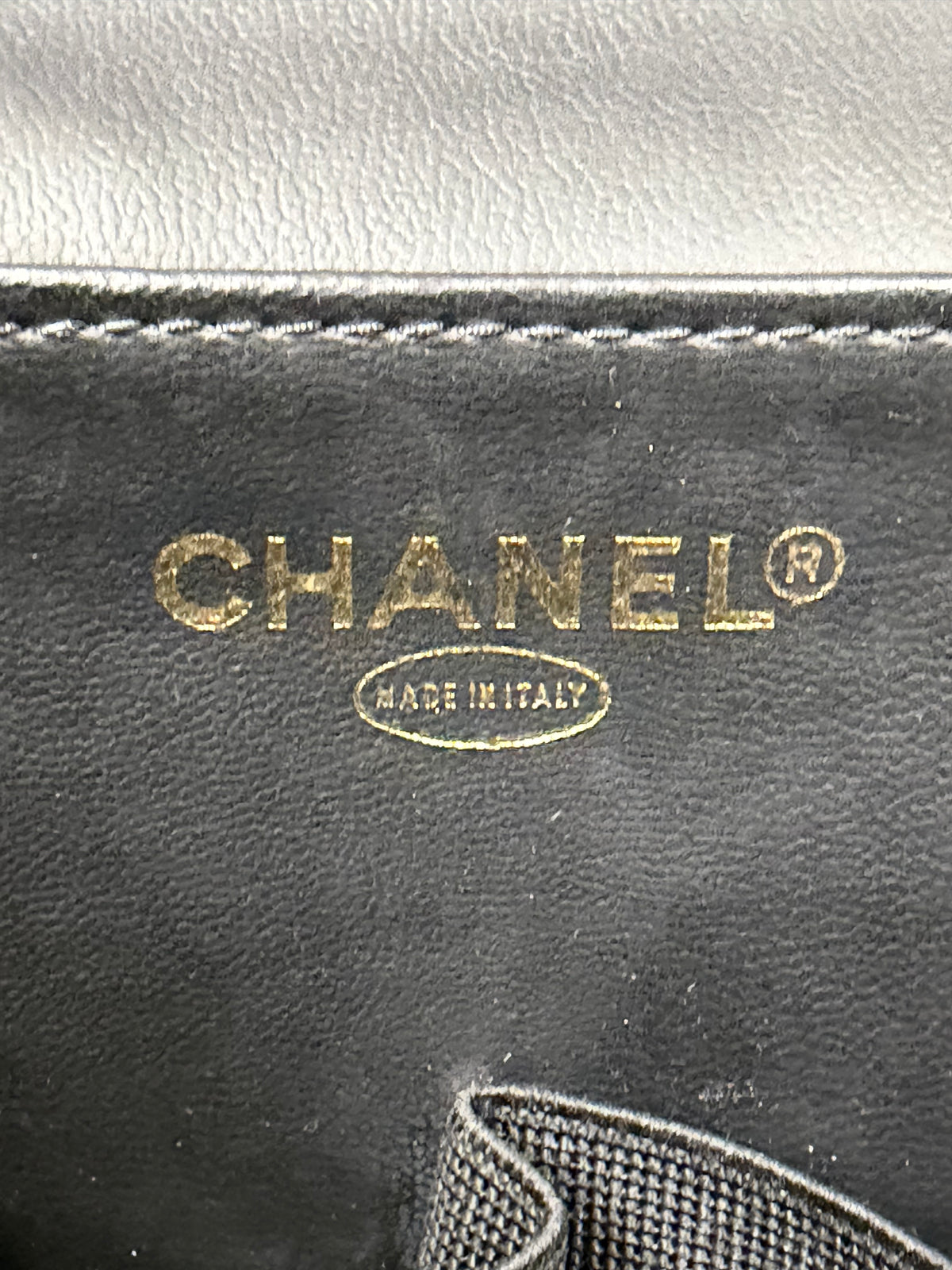 Chanel CC Logo Vanity Case Vintage in Black Caviar Leather 1996-1997 YU-3