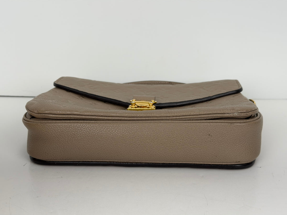 Louis Vuitton Pochette Metis Bag in Beige Monogram Empreinte Leather NFC YE-5