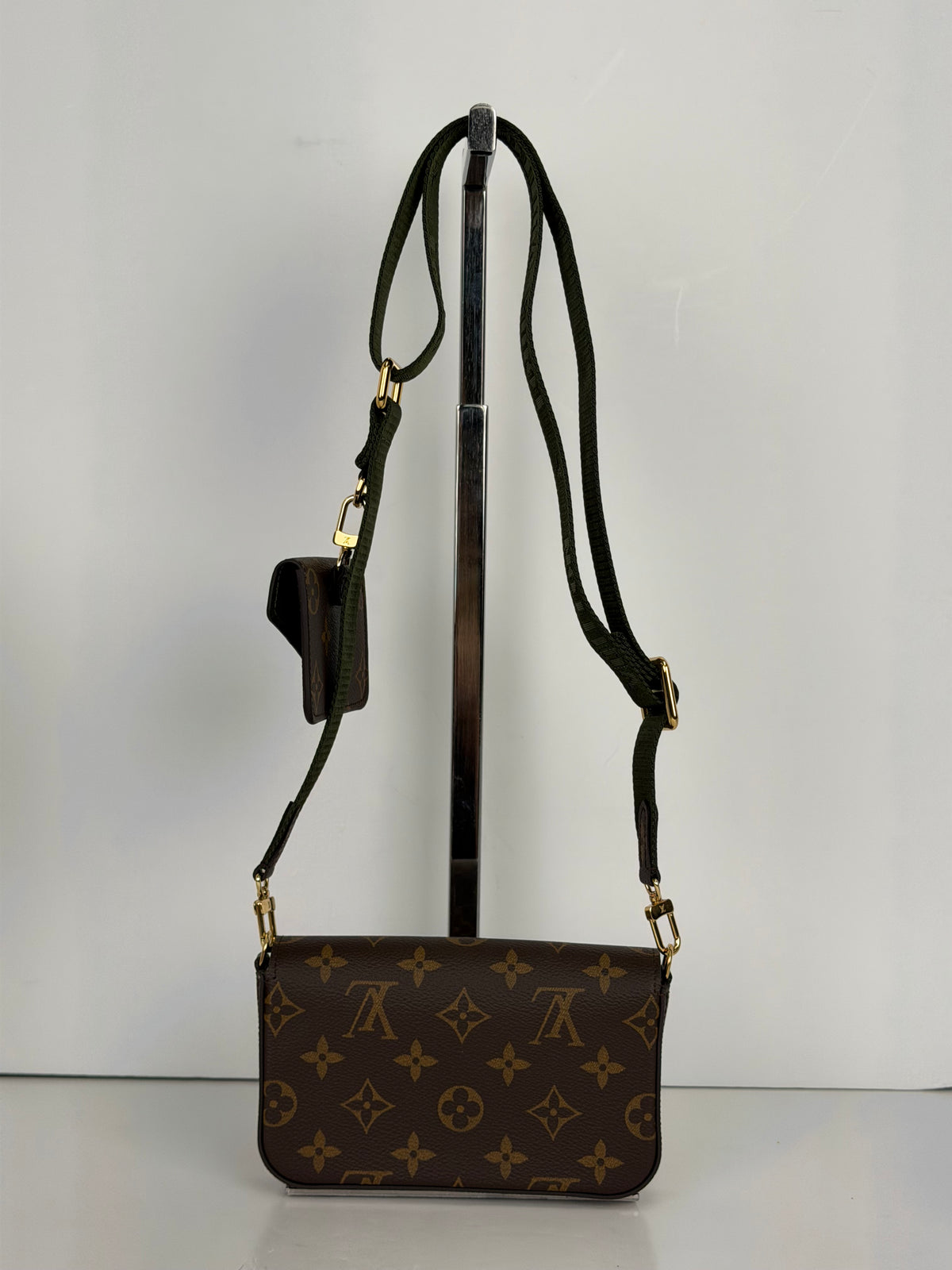 Louis Vuitton Felicie Strap & Go Crossbody Bag in Khaki & Brown Monogram Coated Canvas NFC YC7
