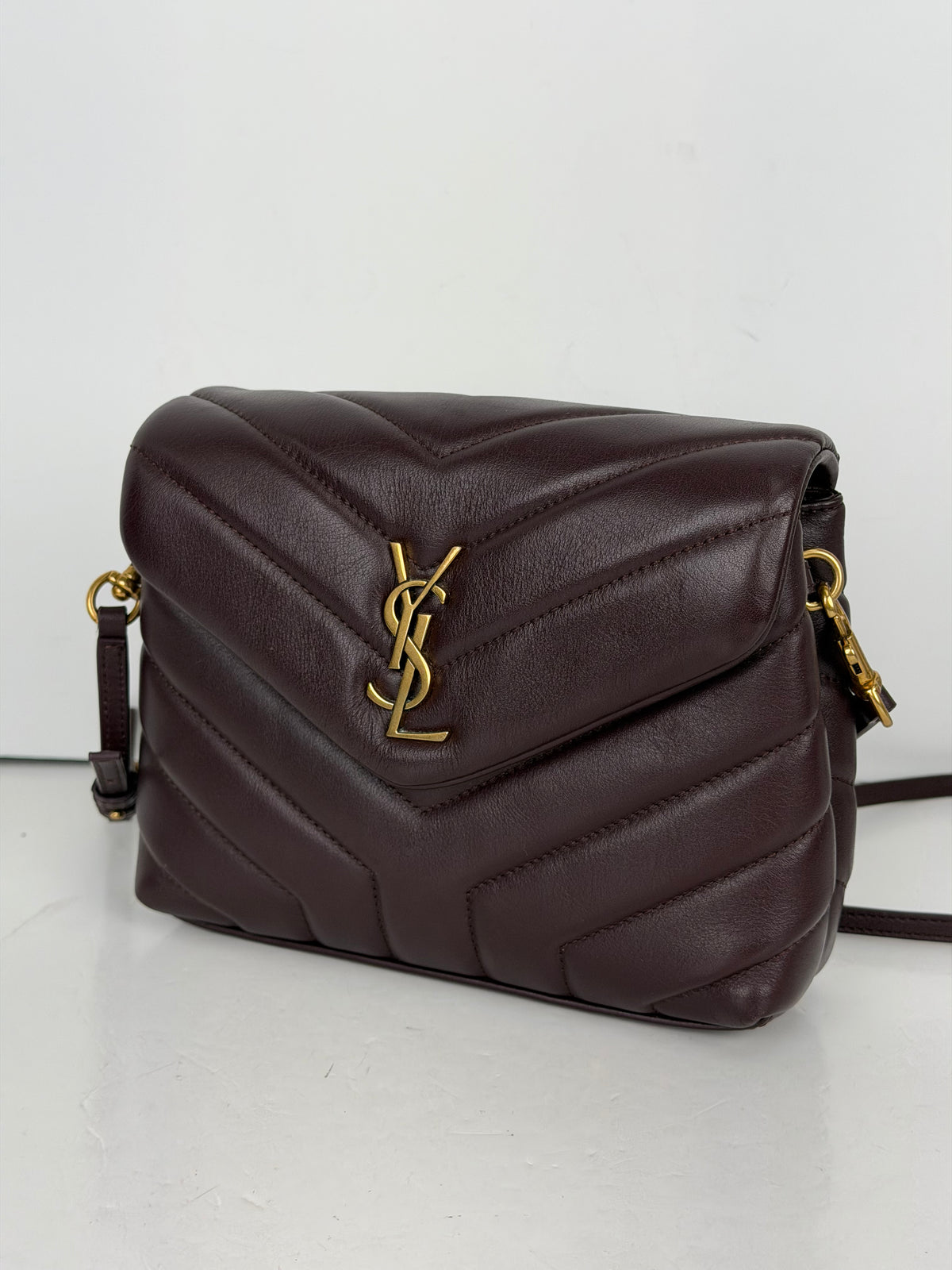Saint Laurent Loulou Crossbody Bag in Burgundy Leather YS04