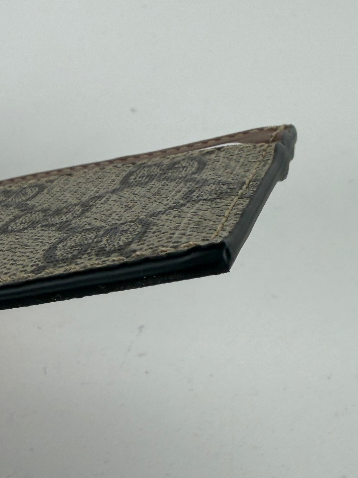 Gucci GG Supreme Card Case in Beige & Ebony Canvas K-1