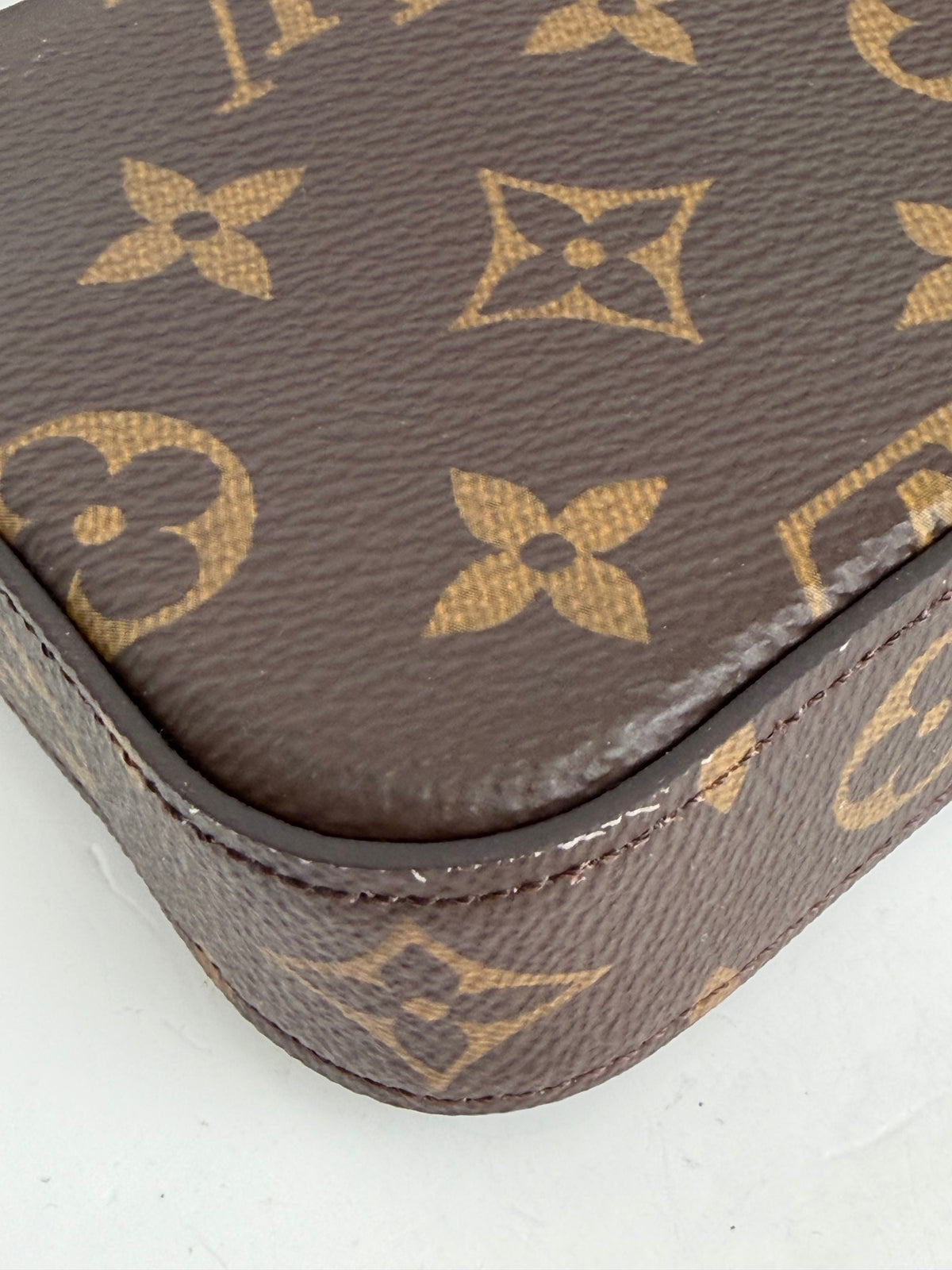 Louis Vuitton Felicie Strap & Go Crossbody Bag in Khaki & Brown Monogram Coated Canvas NFC YC7
