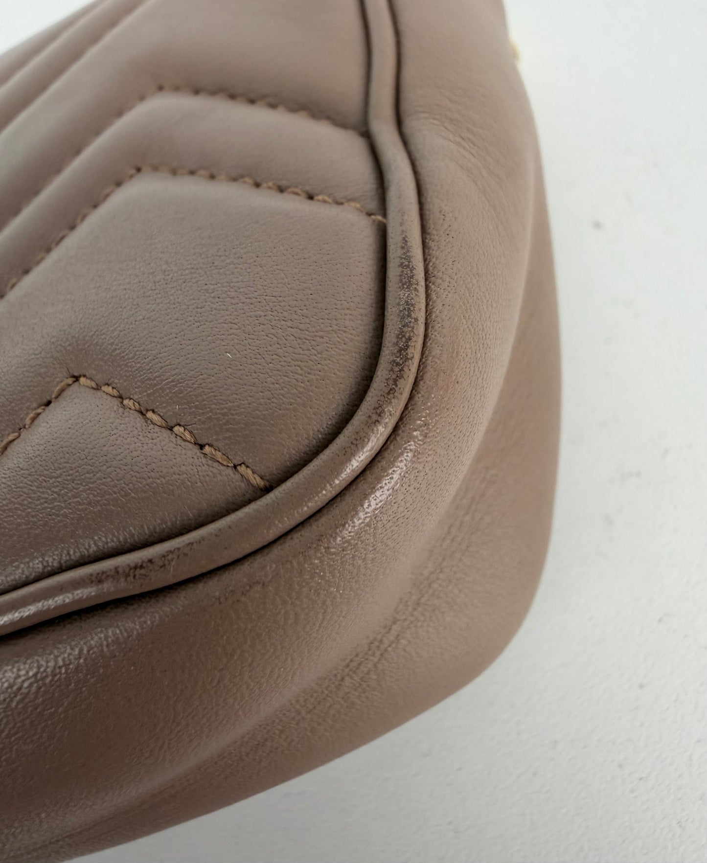 Gucci GG Marmont Bag Mini in Beige Quilted Leather S-05