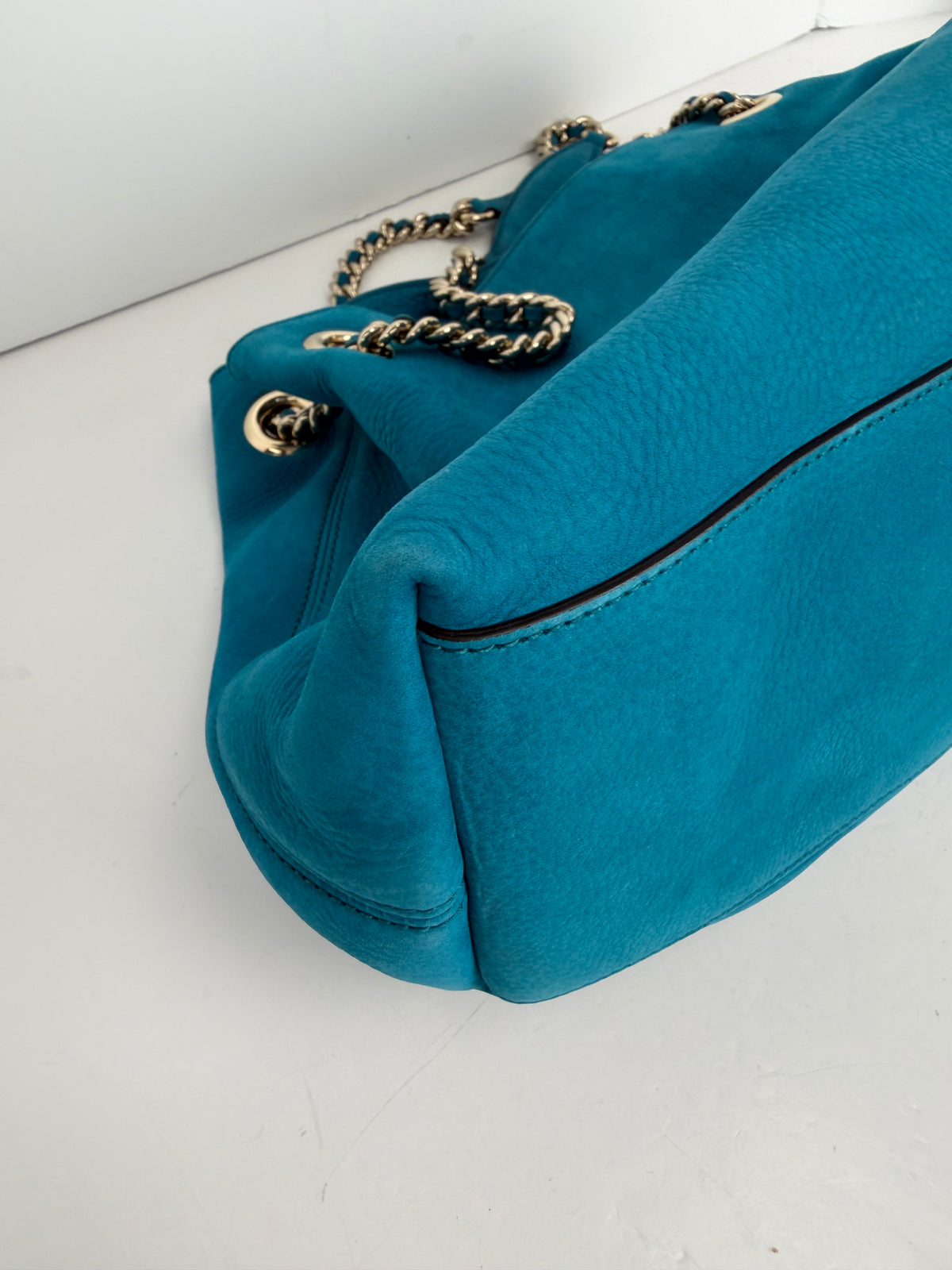 Gucci Soho Medium Chain Tote Shoulder Bag in Blue Leather YS23