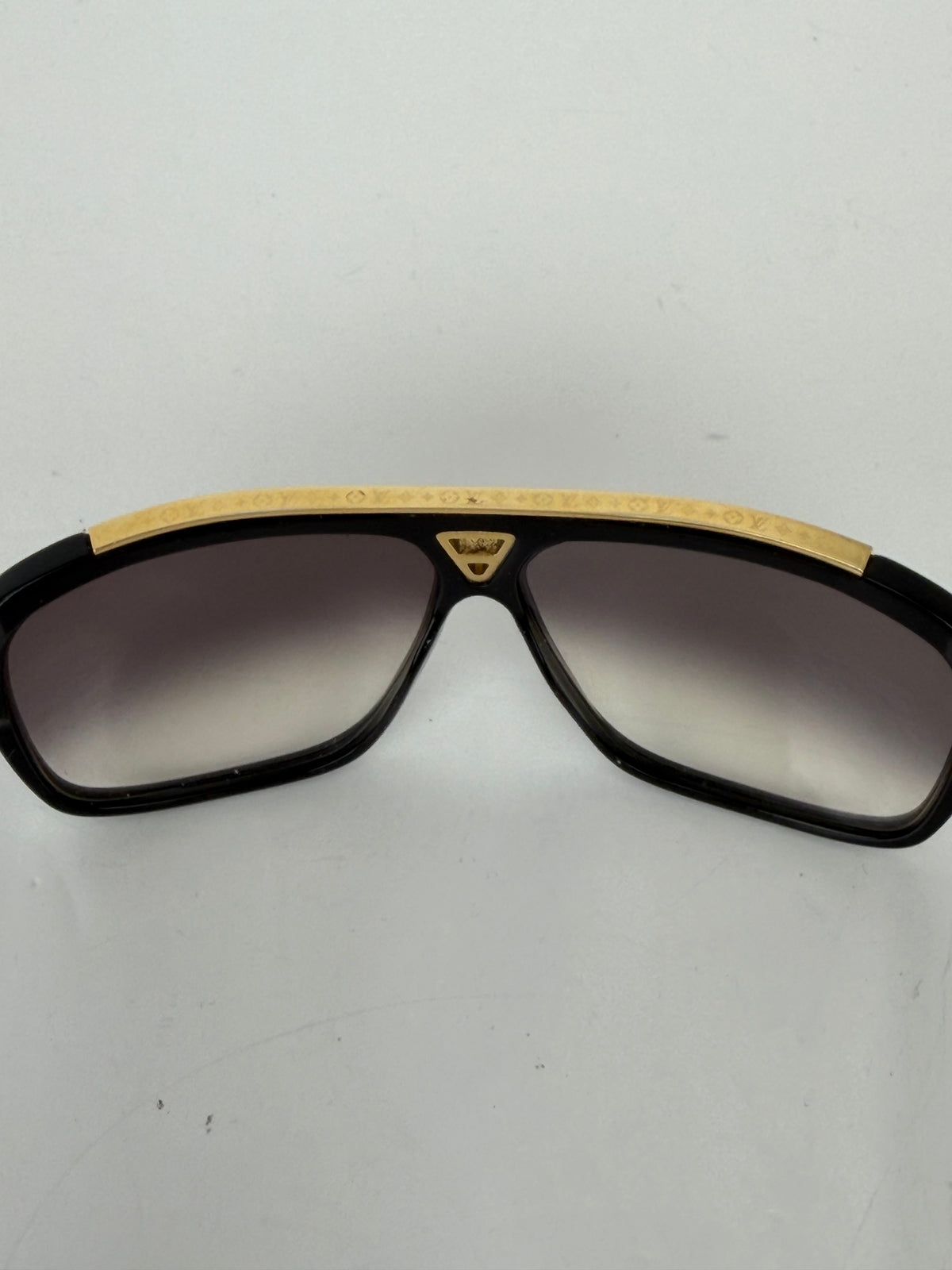 Louis Vuitton Evidence Millionaire Sunglasses in Black Frame with Gray Ombre Lenses YK-1